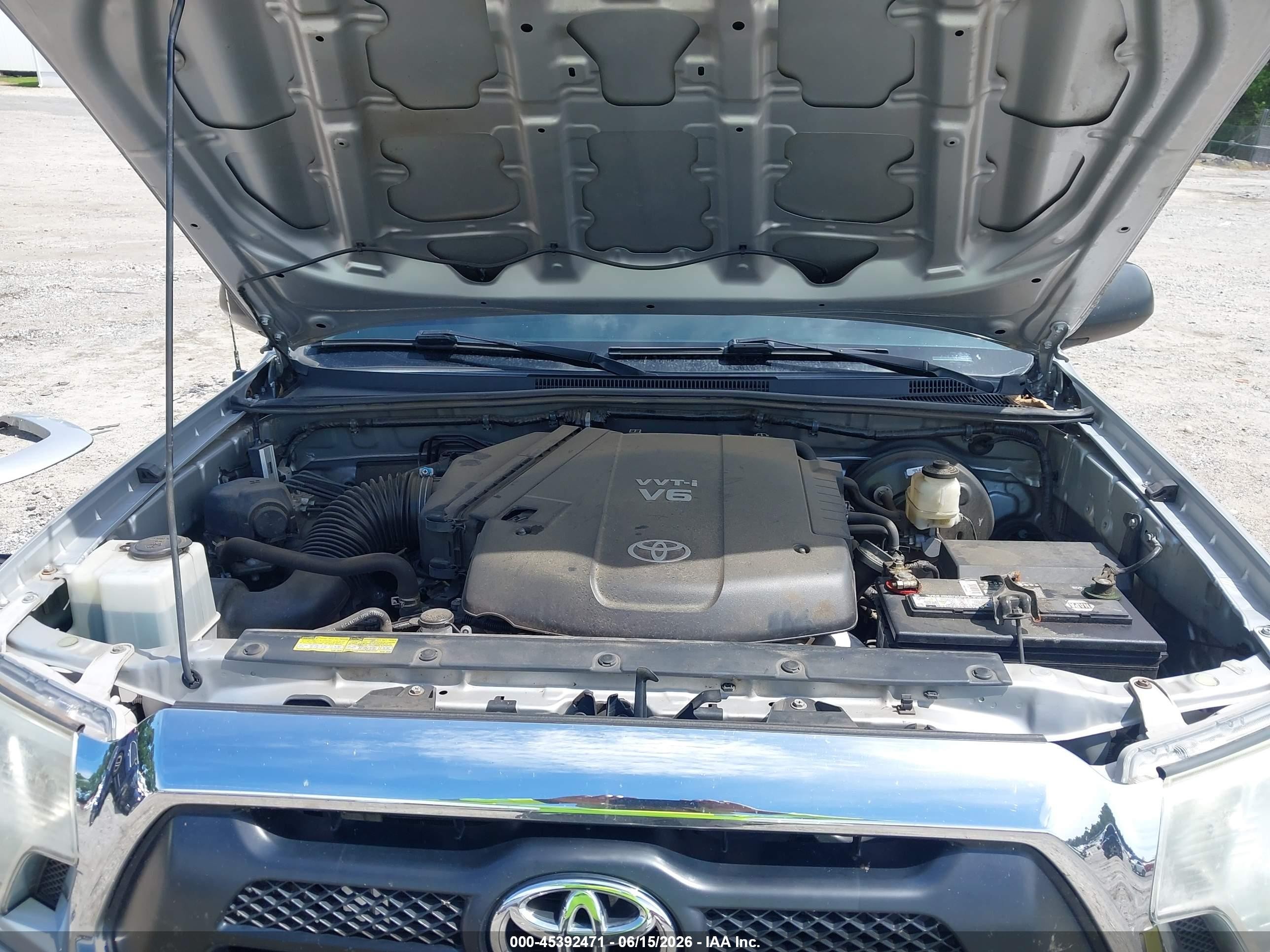 2013 Toyota Tacoma Prerunner V6 Silver vin: 5TFTU4GN4DX031758