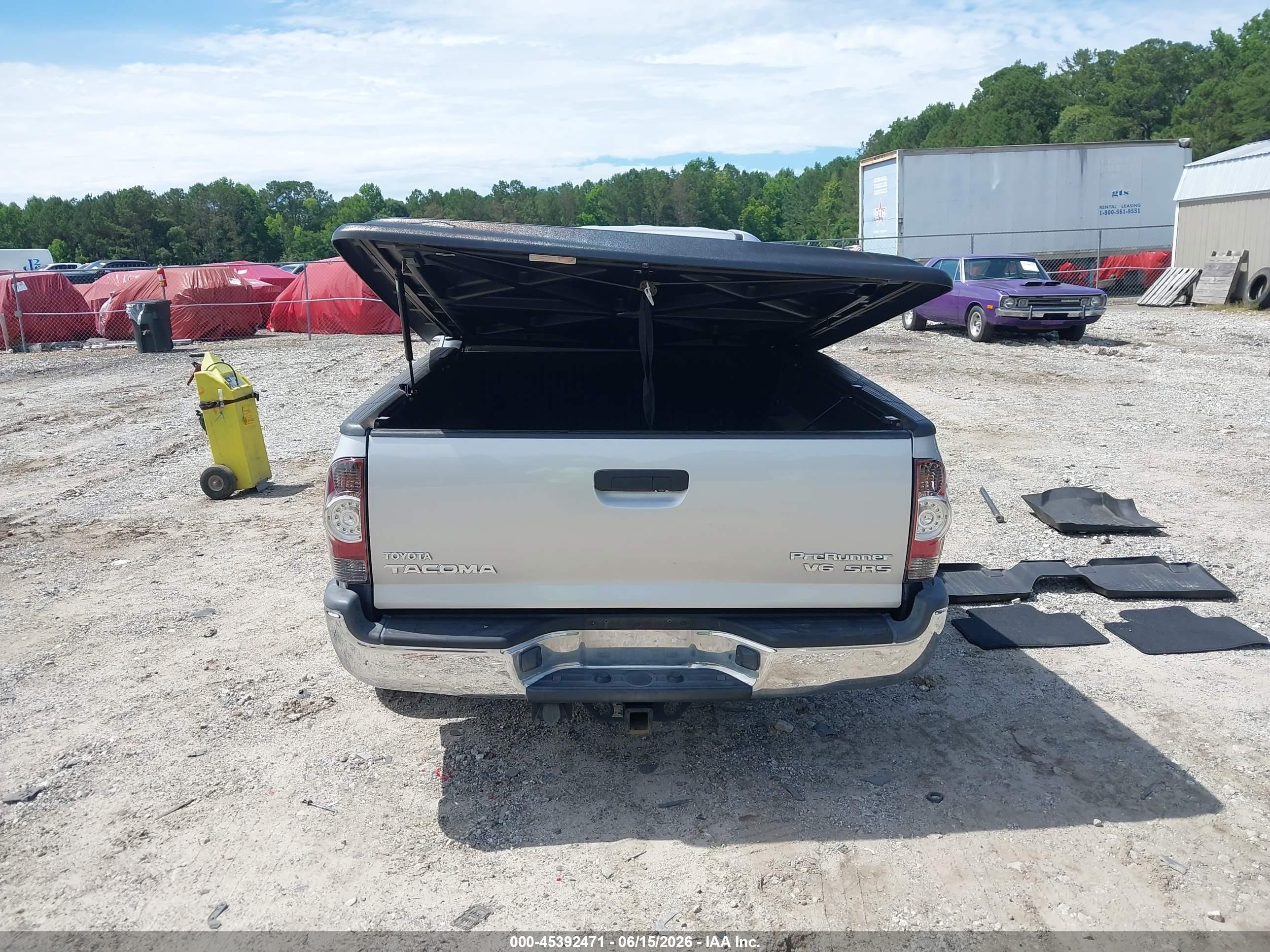 2013 Toyota Tacoma Prerunner V6 Silver vin: 5TFTU4GN4DX031758