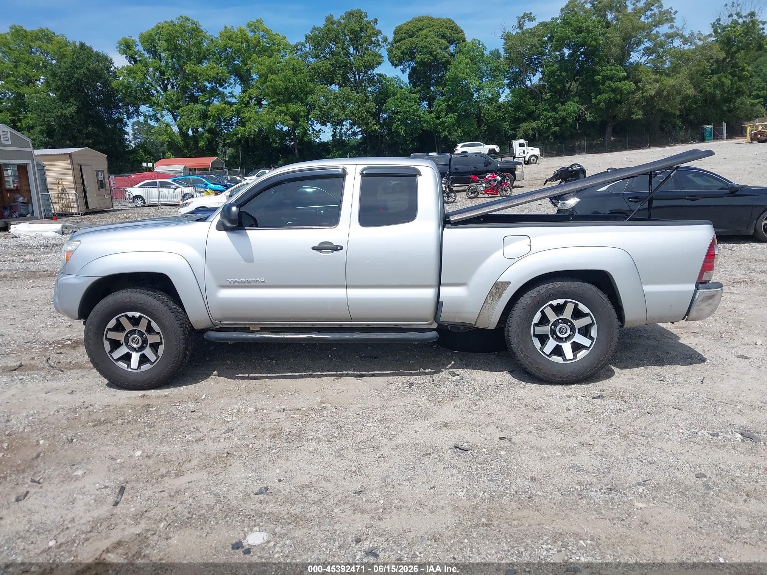 2013 Toyota Tacoma Prerunner V6 Silver vin: 5TFTU4GN4DX031758