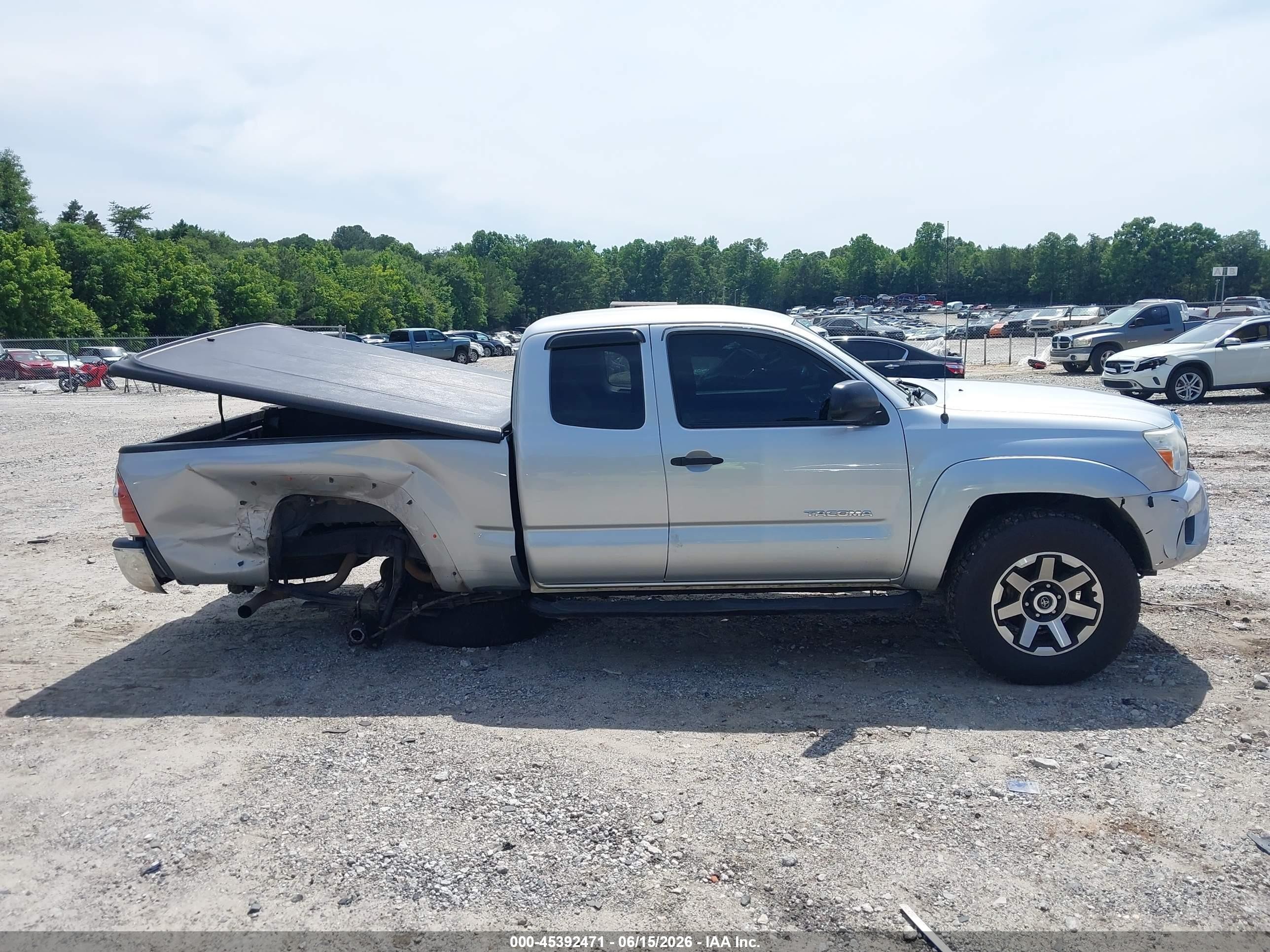 2013 Toyota Tacoma Prerunner V6 Silver vin: 5TFTU4GN4DX031758