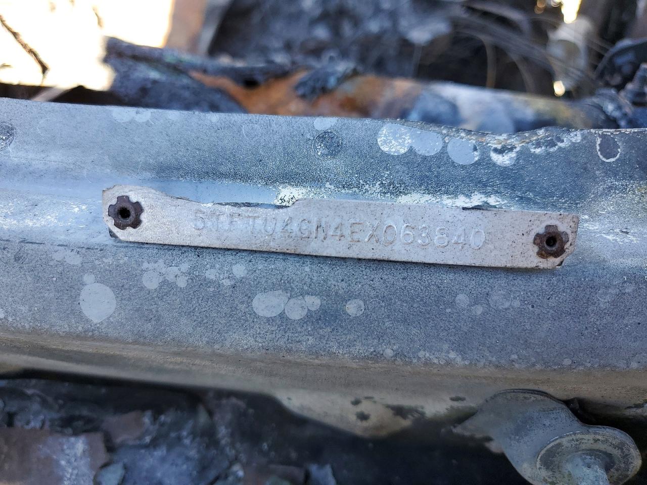 2014 Toyota Tacoma Prerunner Access Cab Burn vin: 5TFTU4GN4EX063840