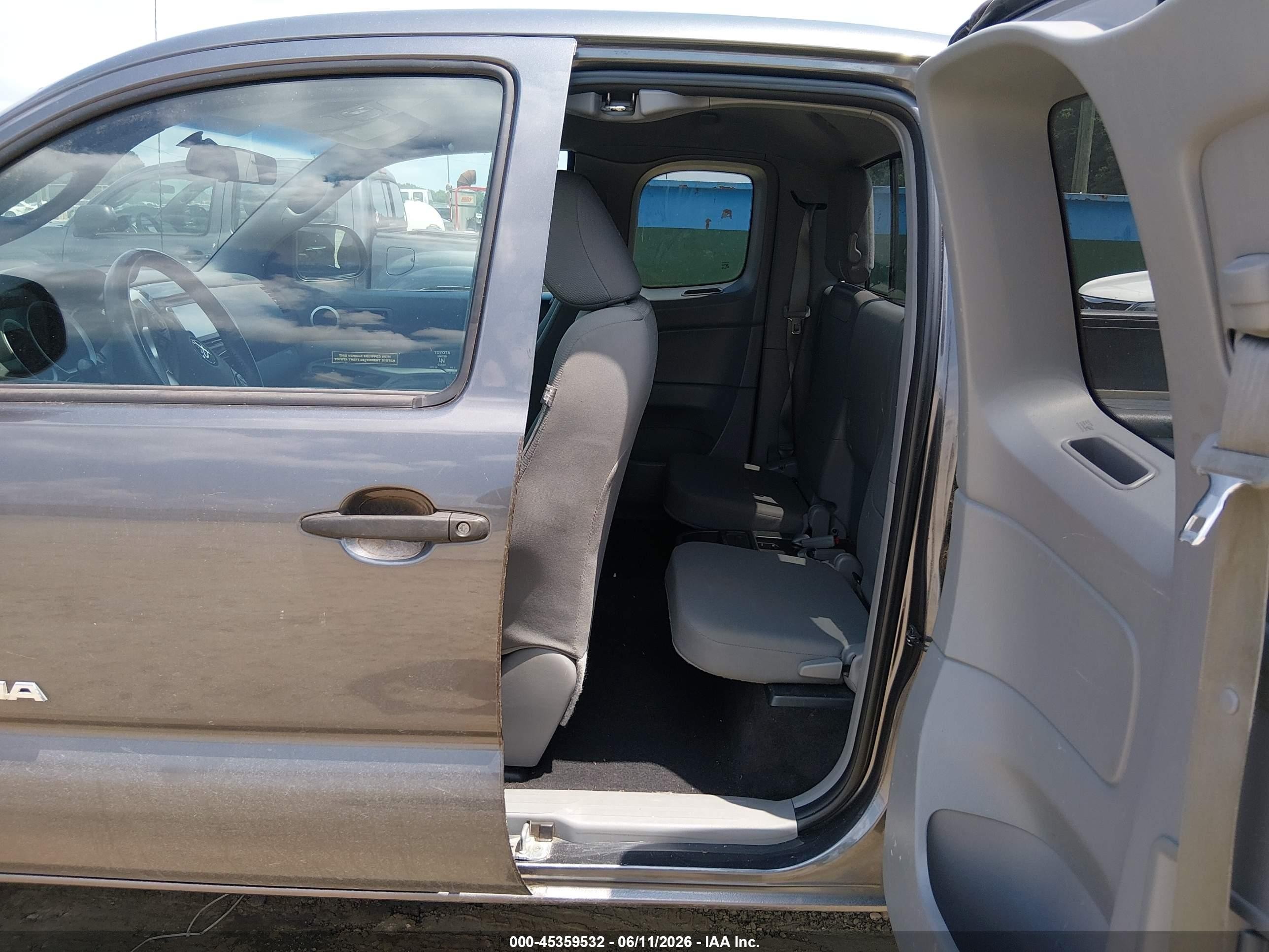 2014 Toyota Tacoma Prerunner V6 Gray vin: 5TFTU4GN5EX057061