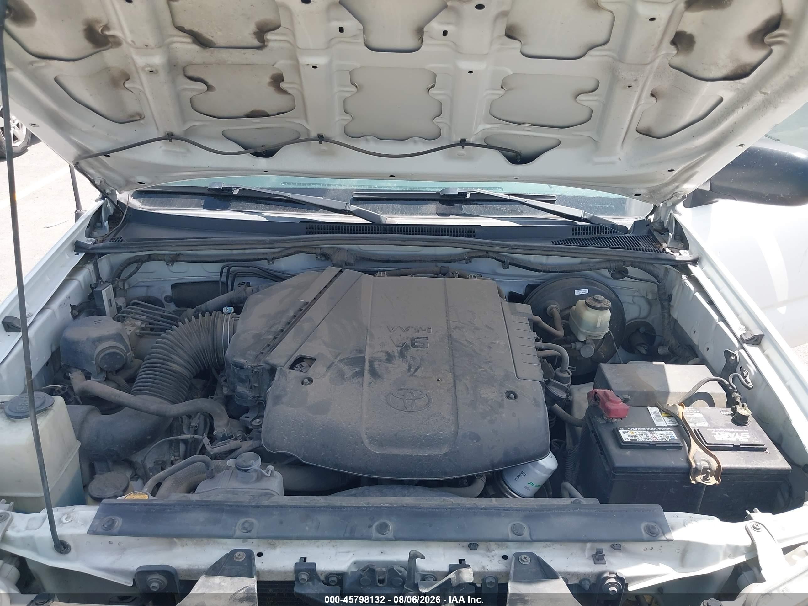 2015 Toyota Tacoma Prerunner V6 White vin: 5TFTU4GN5FX075271