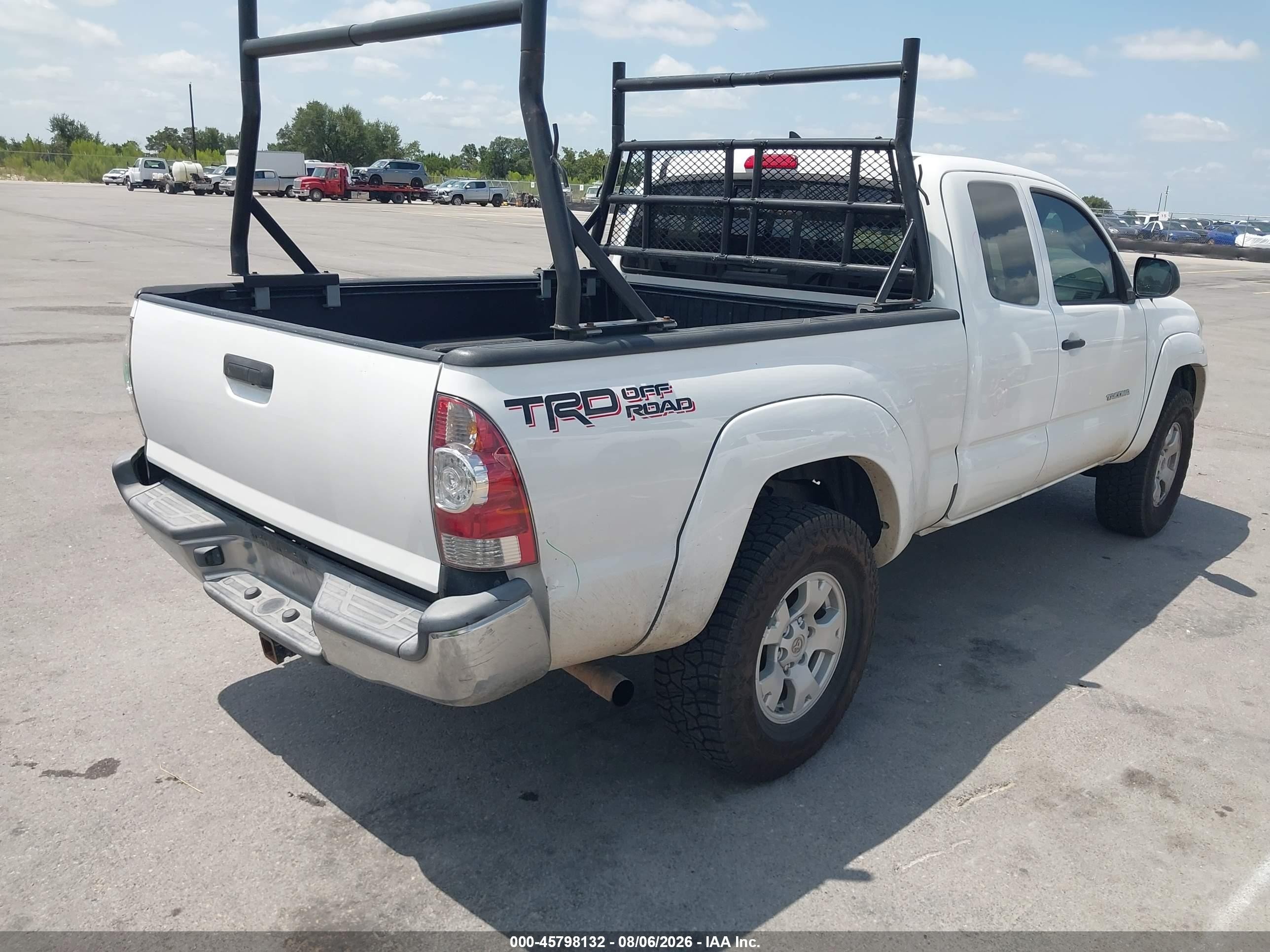 2015 Toyota Tacoma Prerunner V6 White vin: 5TFTU4GN5FX075271