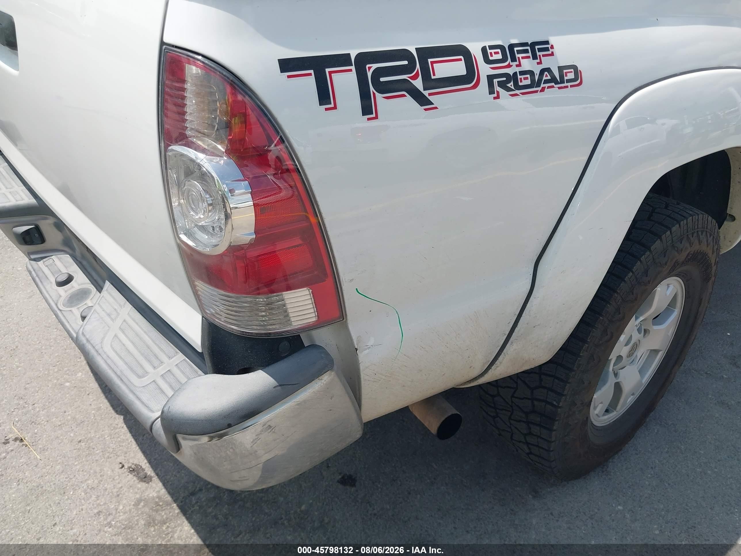 2015 Toyota Tacoma Prerunner V6 White vin: 5TFTU4GN5FX075271