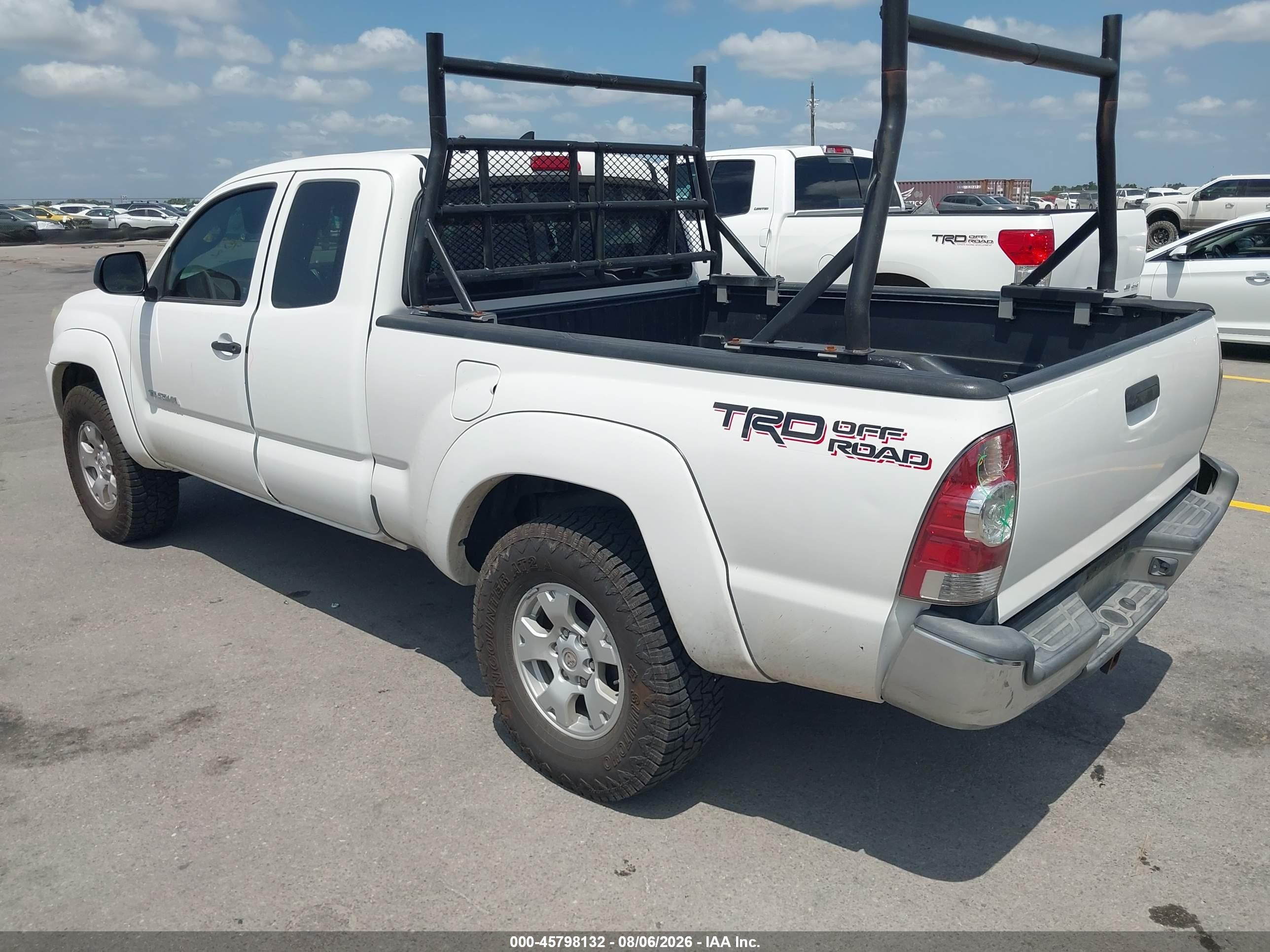 2015 Toyota Tacoma Prerunner V6 White vin: 5TFTU4GN5FX075271
