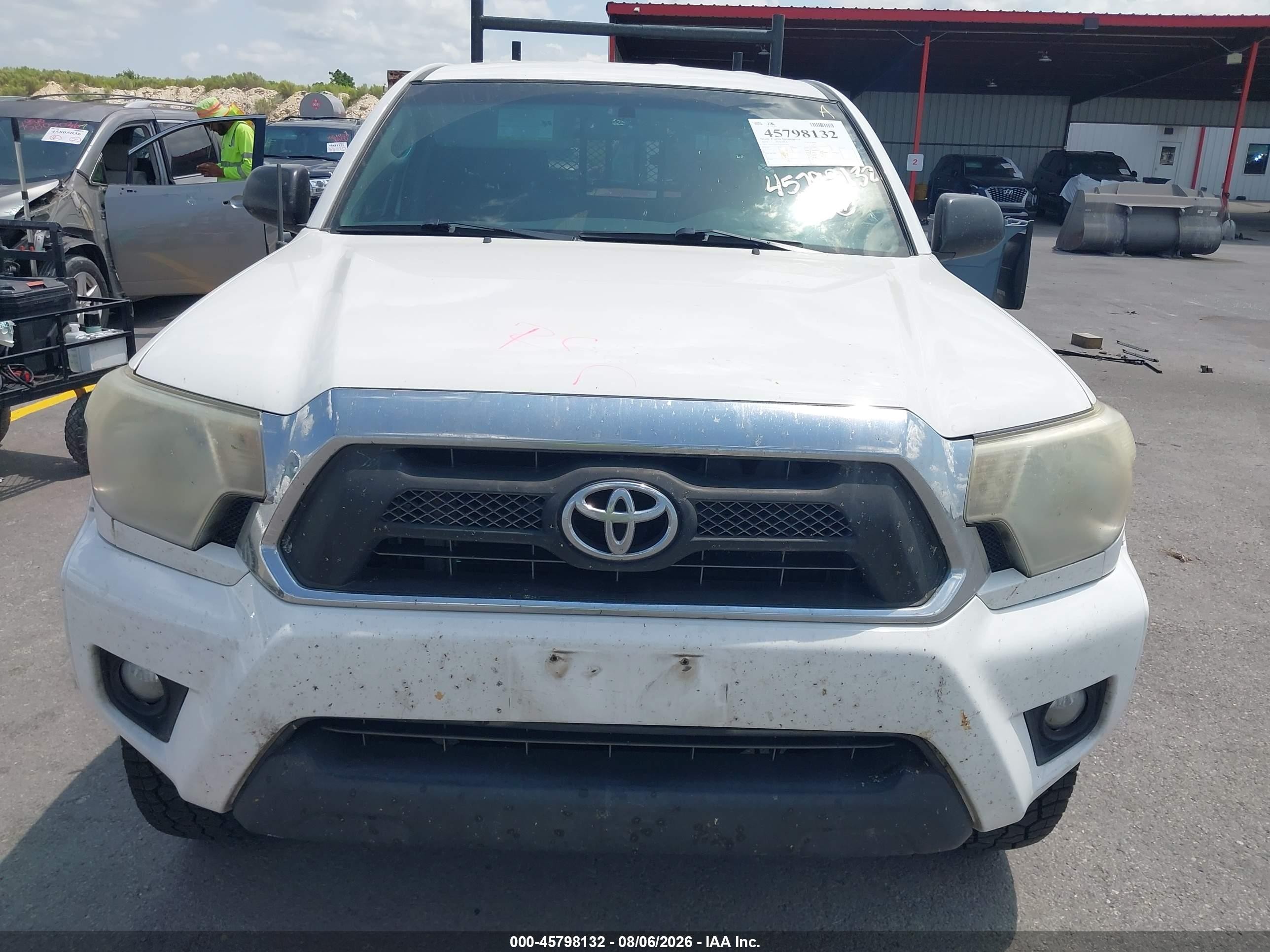 2015 Toyota Tacoma Prerunner V6 White vin: 5TFTU4GN5FX075271