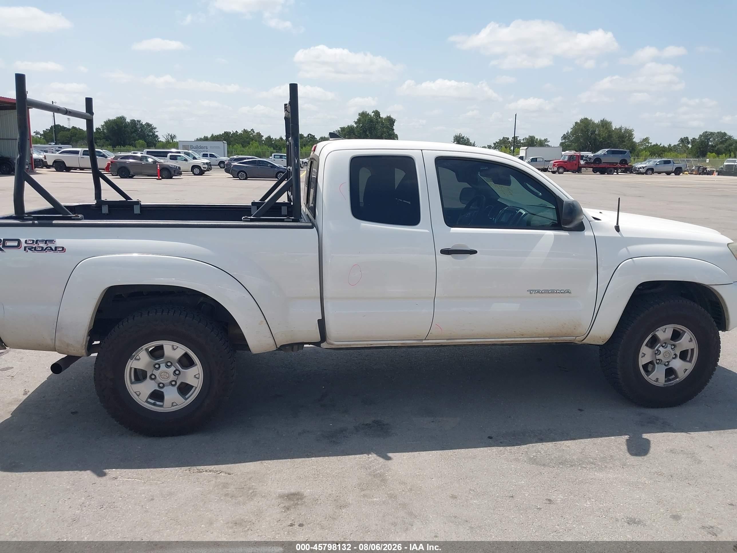 2015 Toyota Tacoma Prerunner V6 White vin: 5TFTU4GN5FX075271