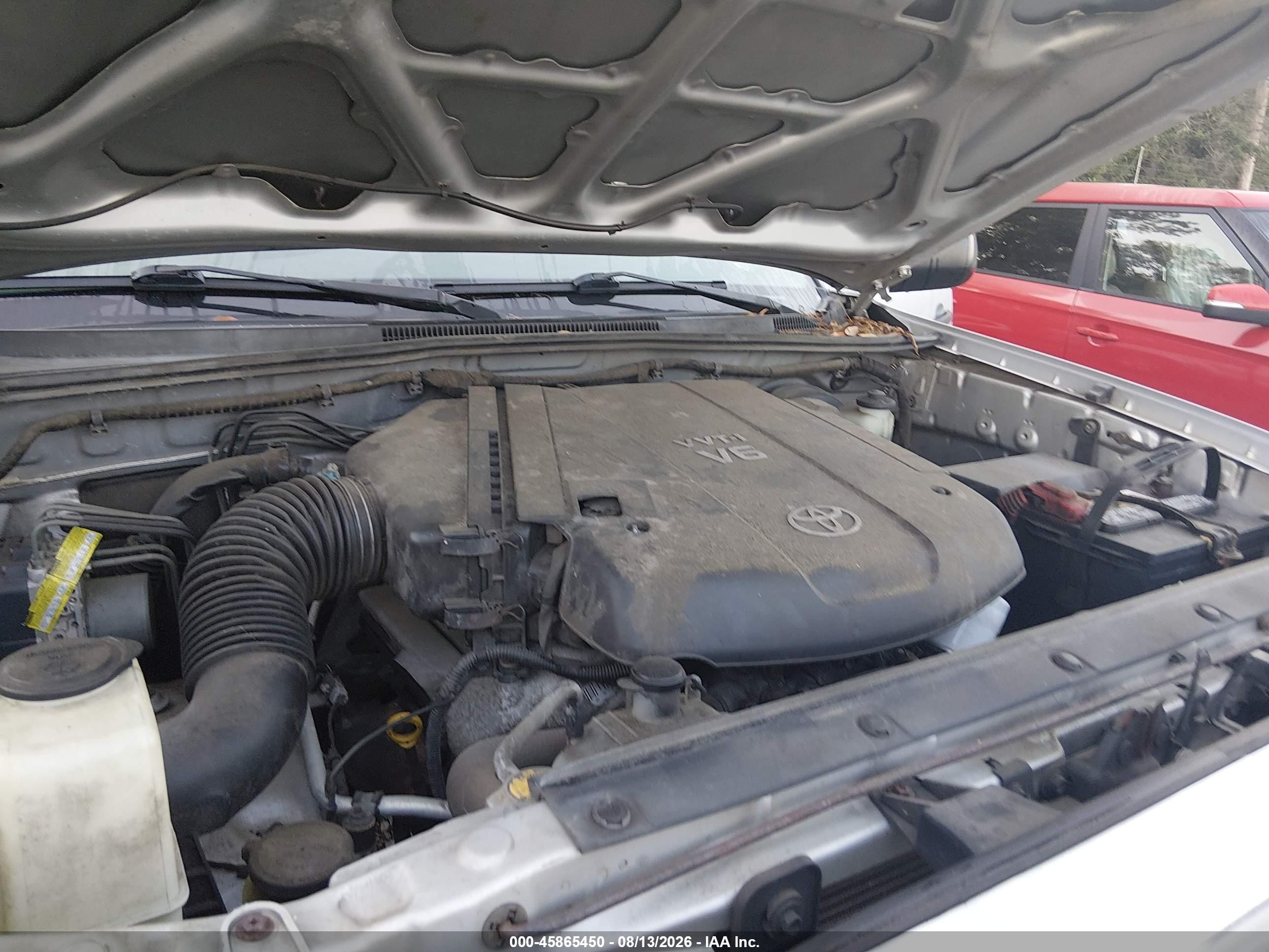 2011 Toyota Tacoma Prerunner V6 Silver vin: 5TFTU4GN7BX009671
