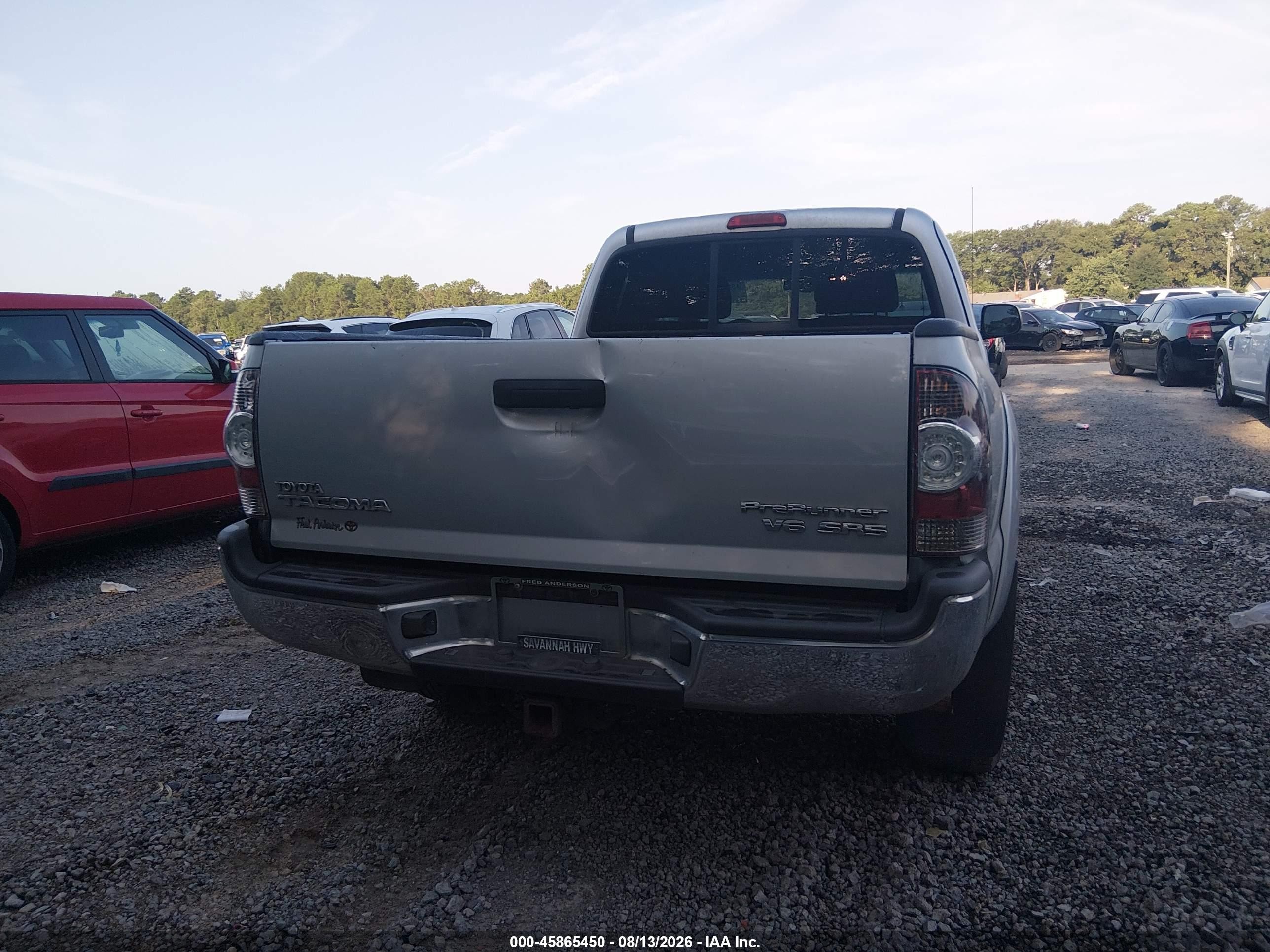 2011 Toyota Tacoma Prerunner V6 Silver vin: 5TFTU4GN7BX009671