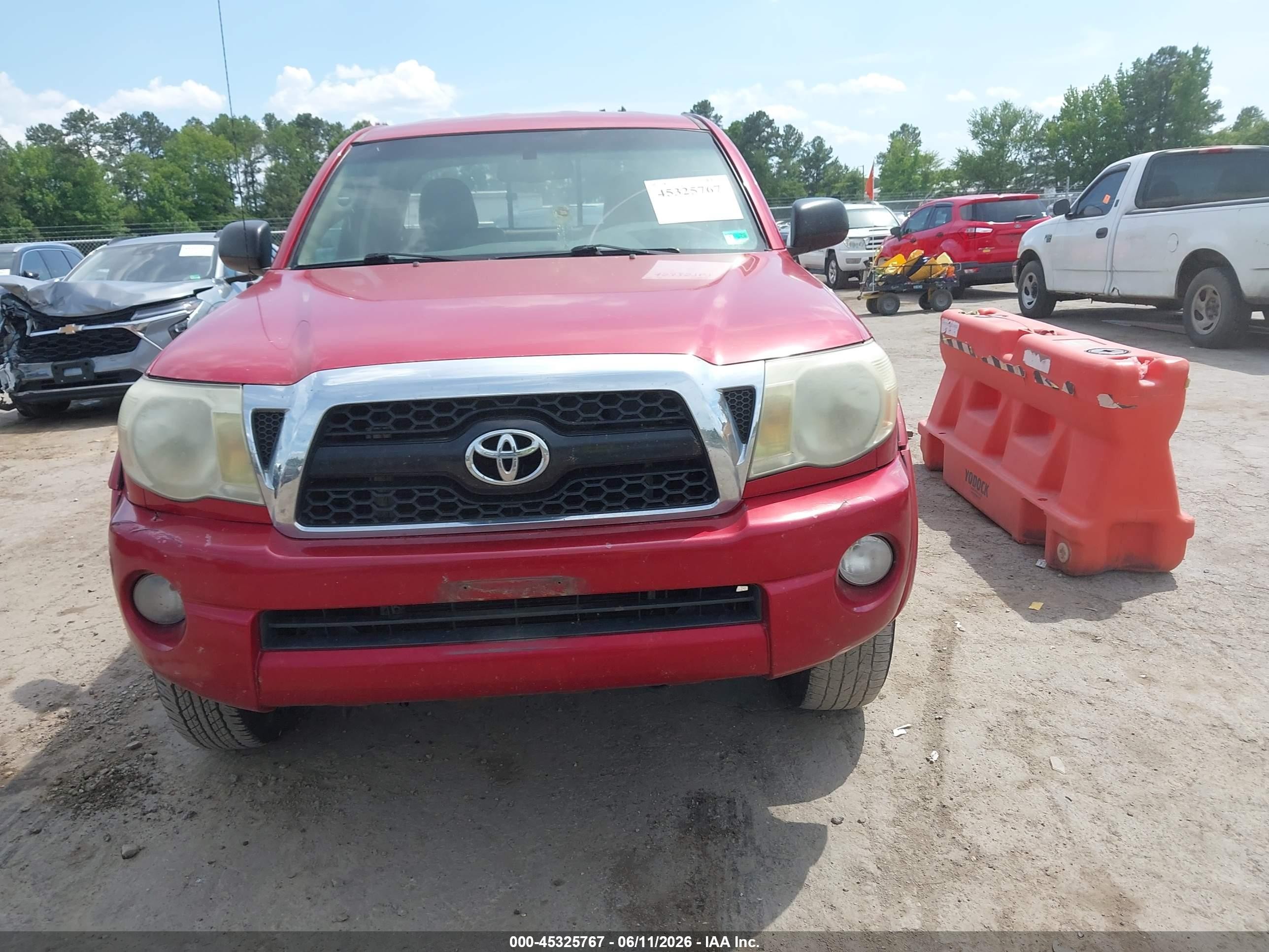 2011 Toyota Tacoma Prerunner V6 Red vin: 5TFTU4GN9BX010997