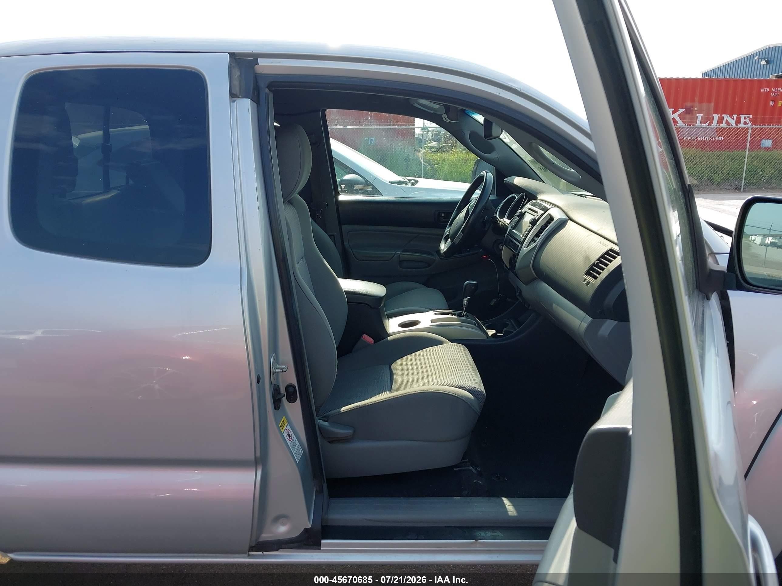 2013 Toyota Tacoma Prerunner V6 Серебряный vin: 5TFTU4GN9DX034123