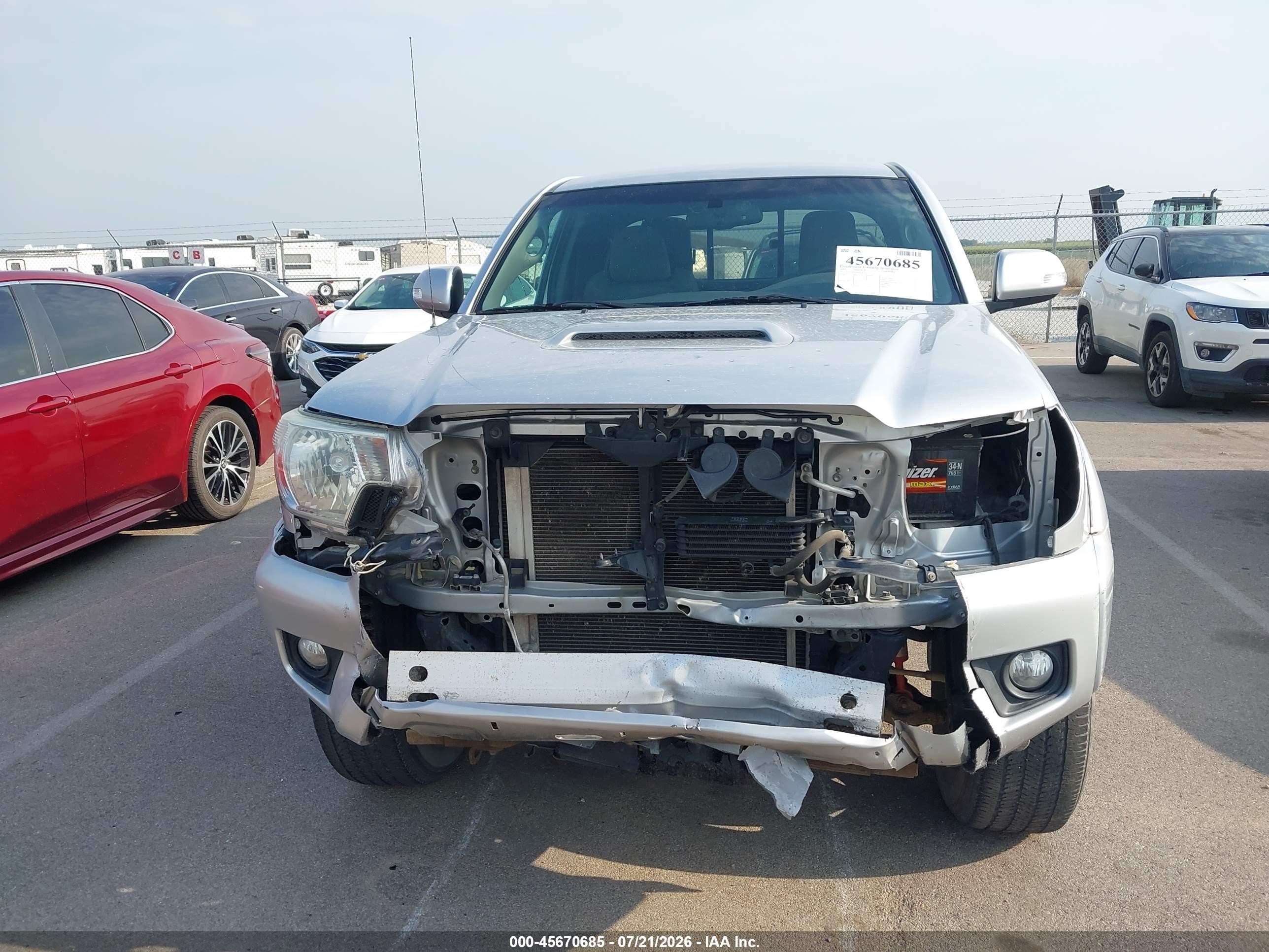 2013 Toyota Tacoma Prerunner V6 Серебряный vin: 5TFTU4GN9DX034123