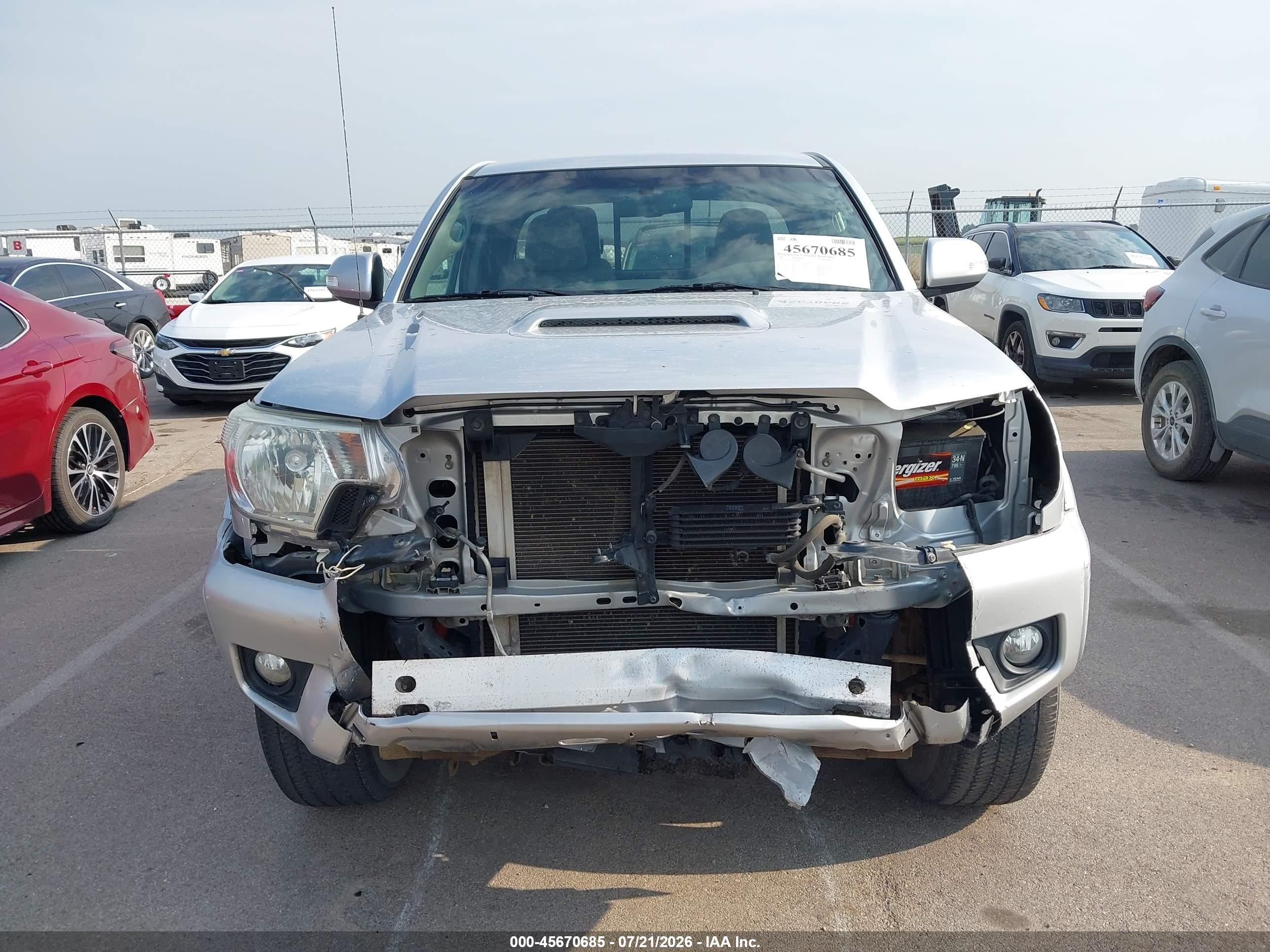 2013 Toyota Tacoma Prerunner V6 Серебряный vin: 5TFTU4GN9DX034123