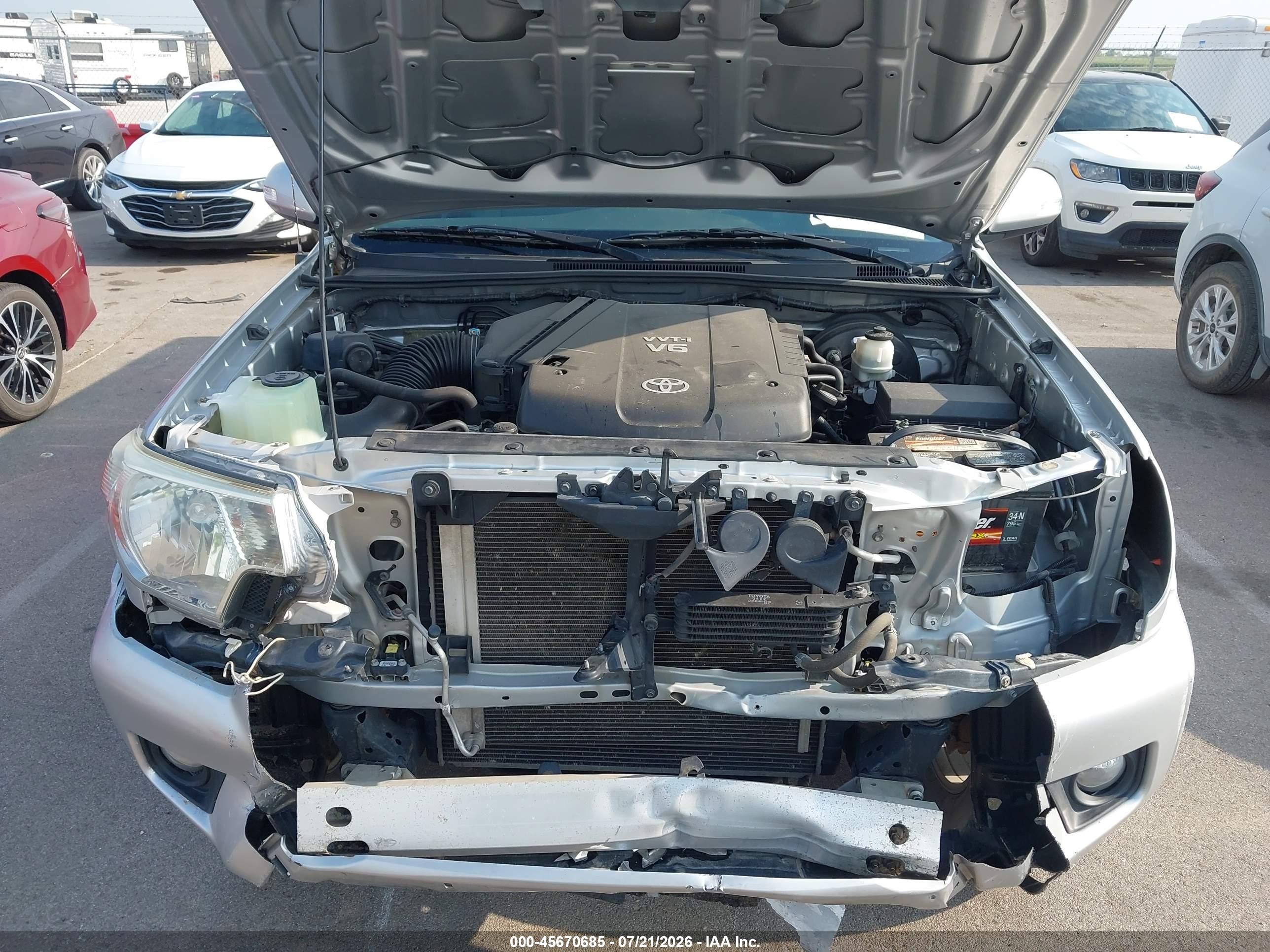 2013 Toyota Tacoma Prerunner V6 Серебряный vin: 5TFTU4GN9DX034123