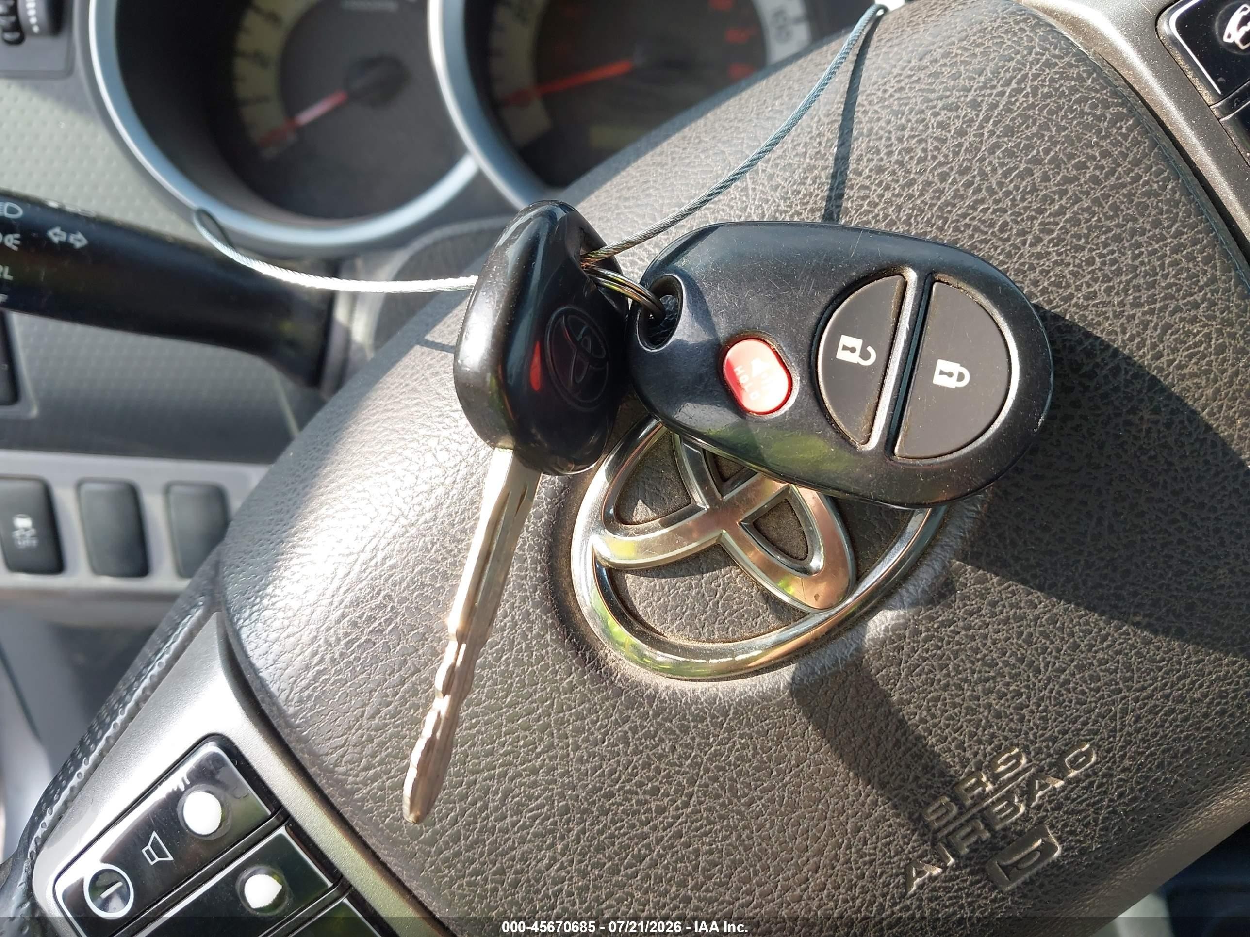 2013 Toyota Tacoma Prerunner V6 Серебряный vin: 5TFTU4GN9DX034123