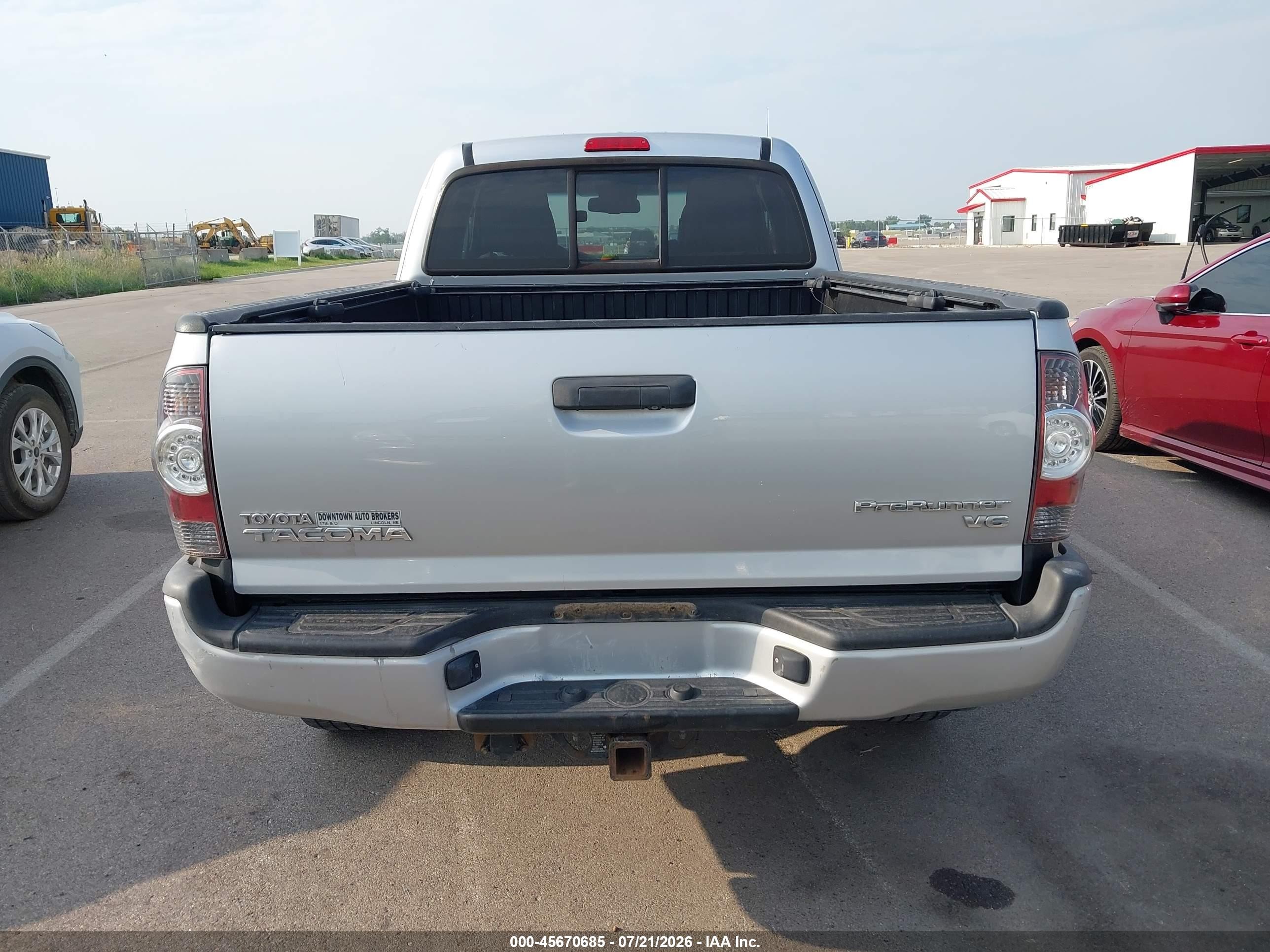 2013 Toyota Tacoma Prerunner V6 Серебряный vin: 5TFTU4GN9DX034123