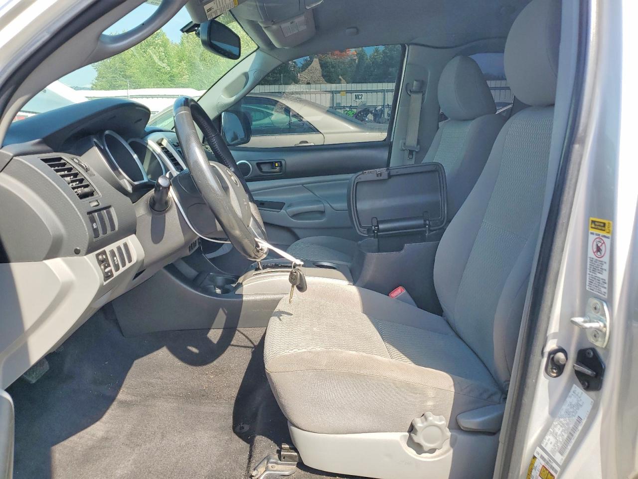 2012 Toyota Tacoma Prerunner Access Cab Silver vin: 5TFTU4GNXCX025641