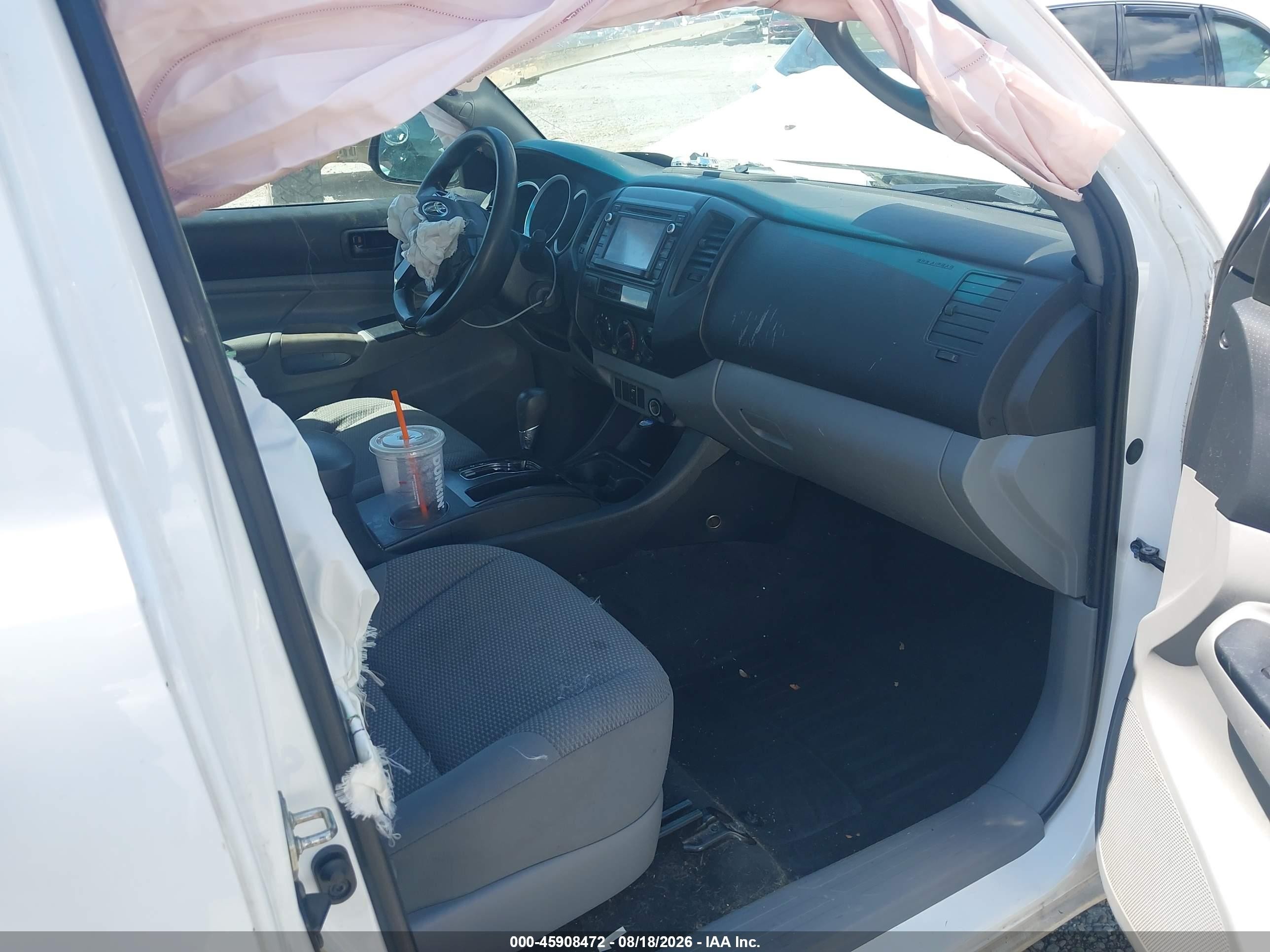 2015 Toyota Tacoma   White vin: 5TFTX4CN0FX056821