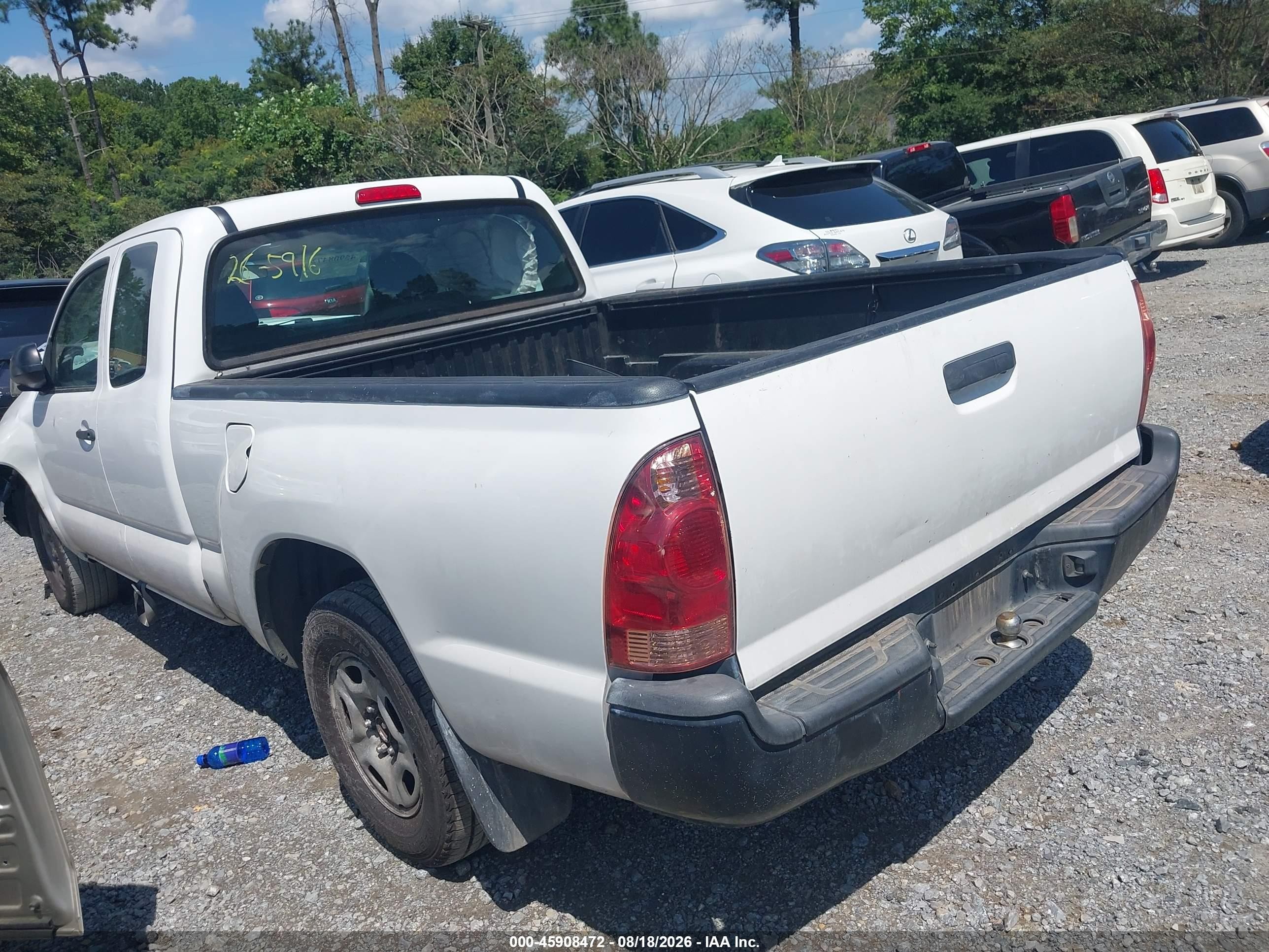 2015 Toyota Tacoma   White vin: 5TFTX4CN0FX056821