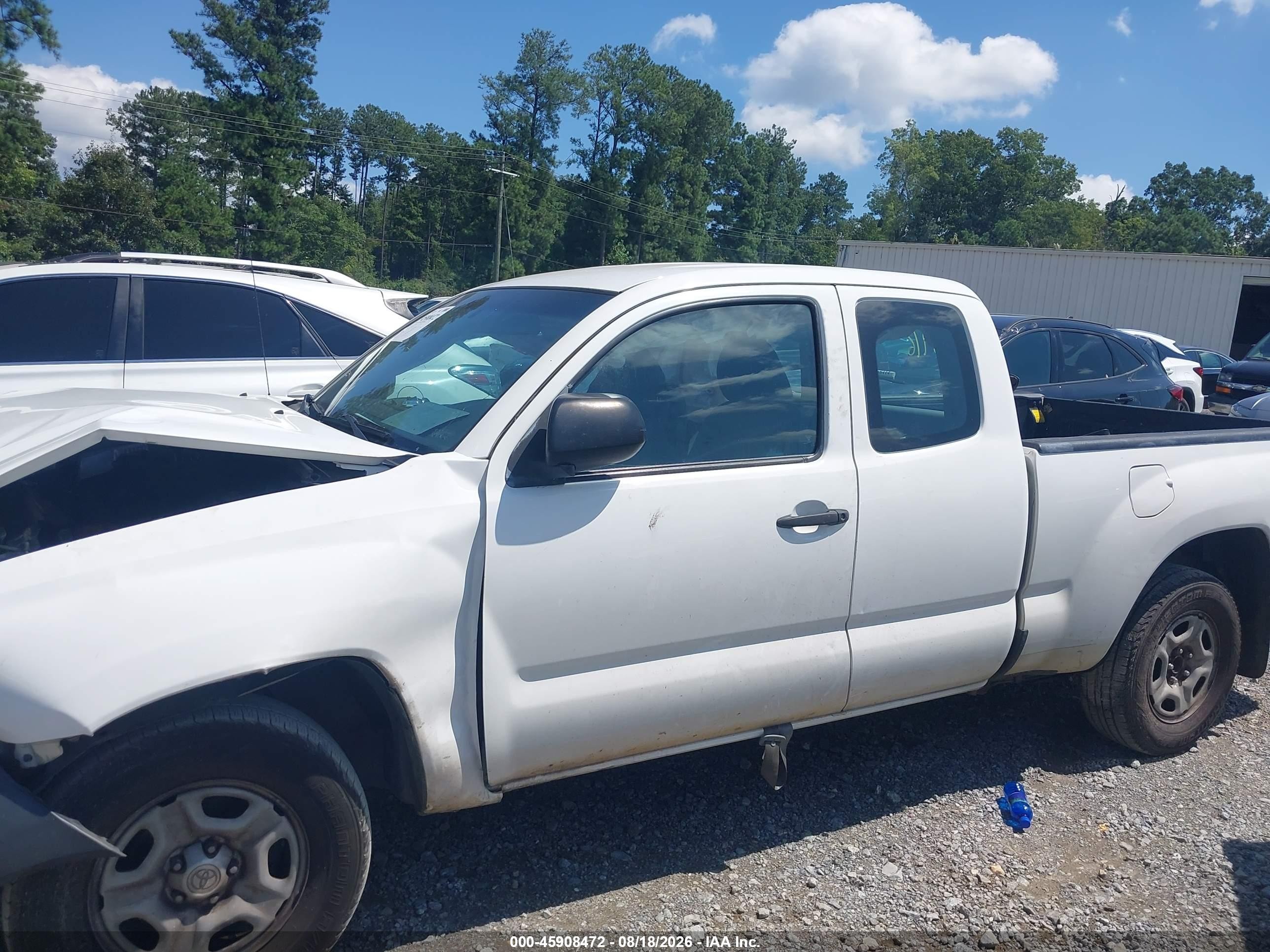 2015 Toyota Tacoma   White vin: 5TFTX4CN0FX056821
