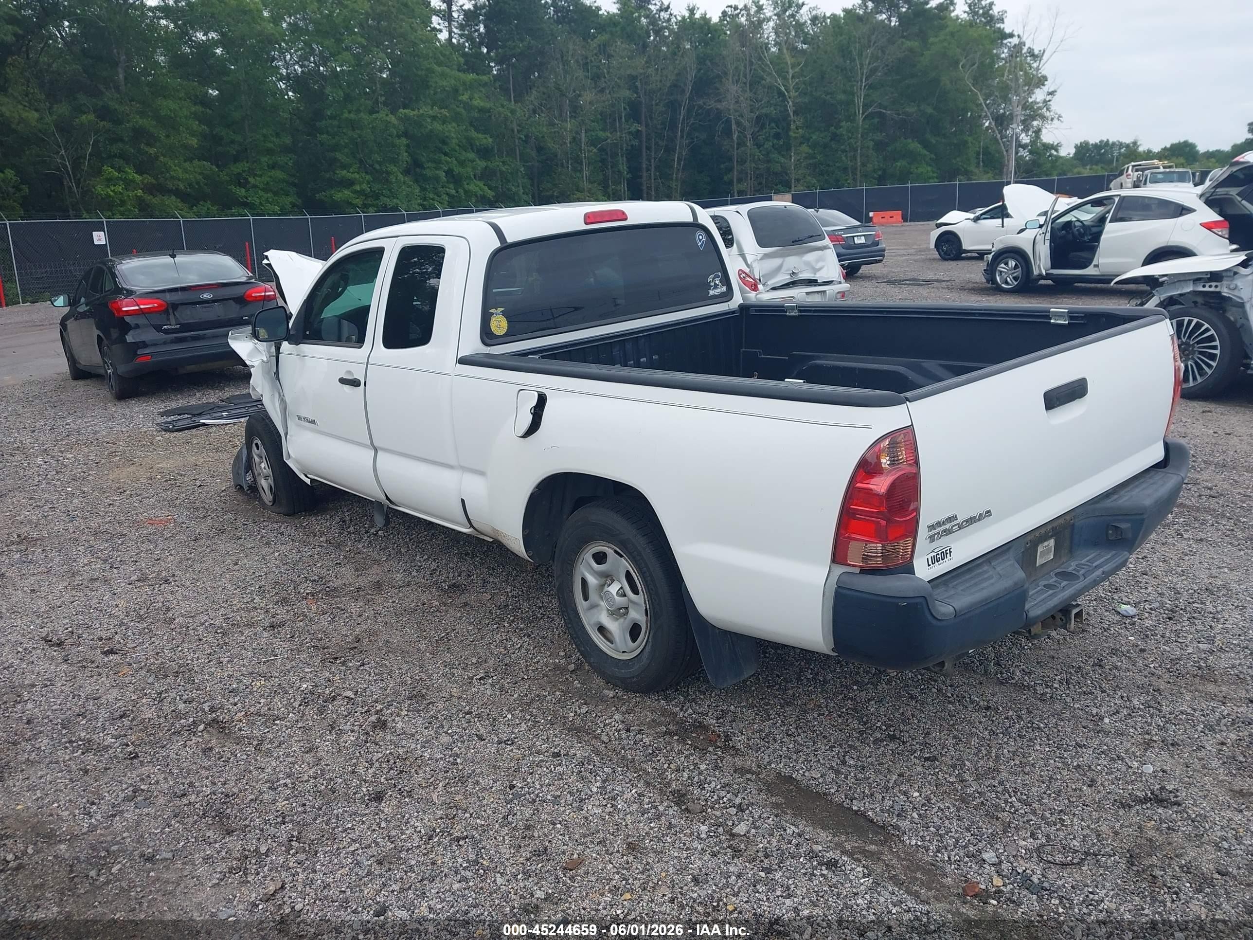2015 Toyota Tacoma   Белый vin: 5TFTX4CN0FX068001