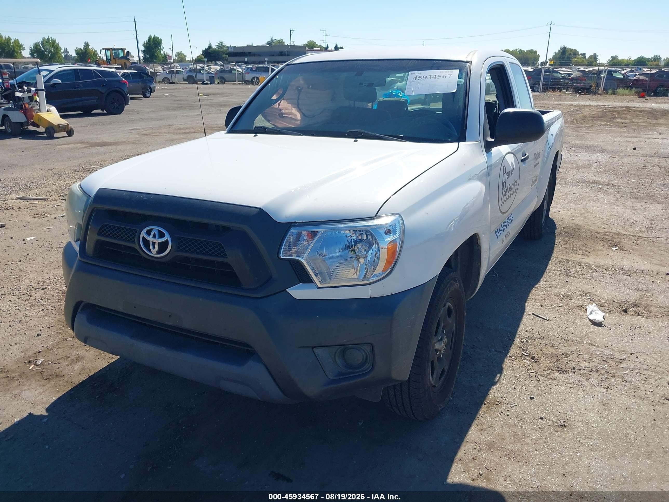 2014 Toyota Tacoma   White vin: 5TFTX4CN1EX037614
