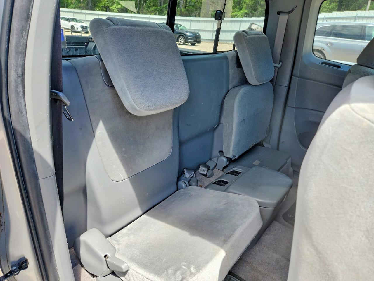 2011 Toyota Tacoma Base Silver vin: 5TFTX4CN2BX005654