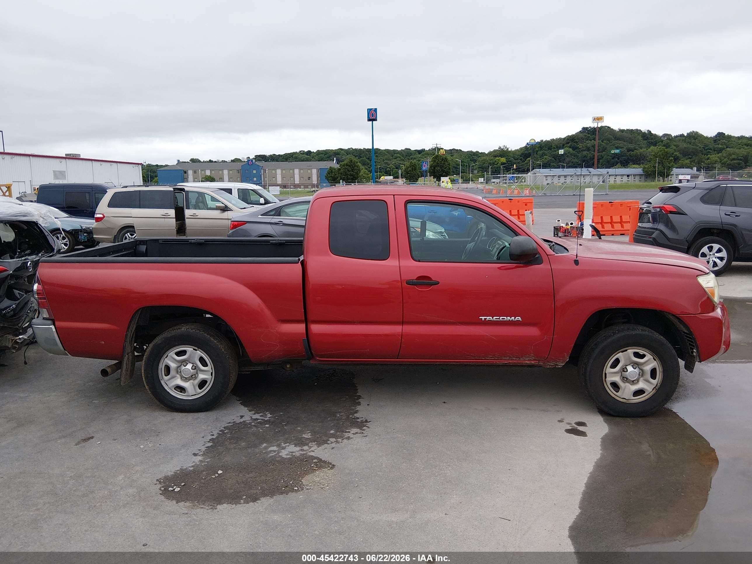 2013 Toyota Tacoma   Red vin: 5TFTX4CN2DX022490