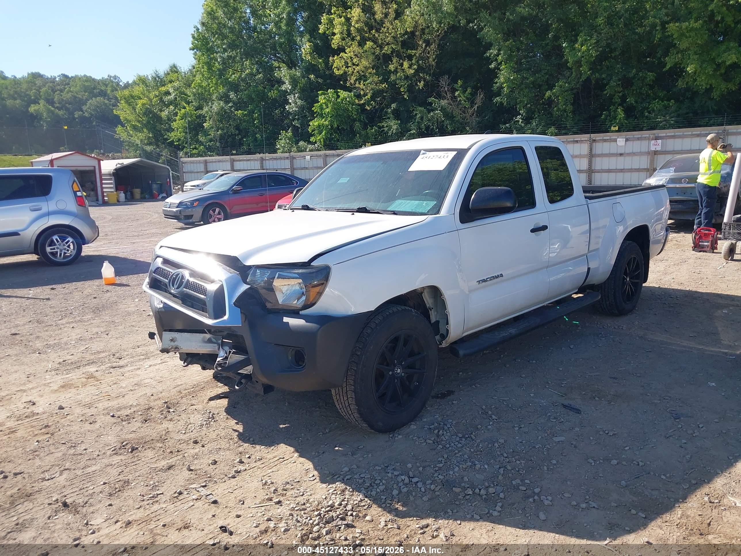 2014 Toyota Tacoma   White vin: 5TFTX4CN2EX047312