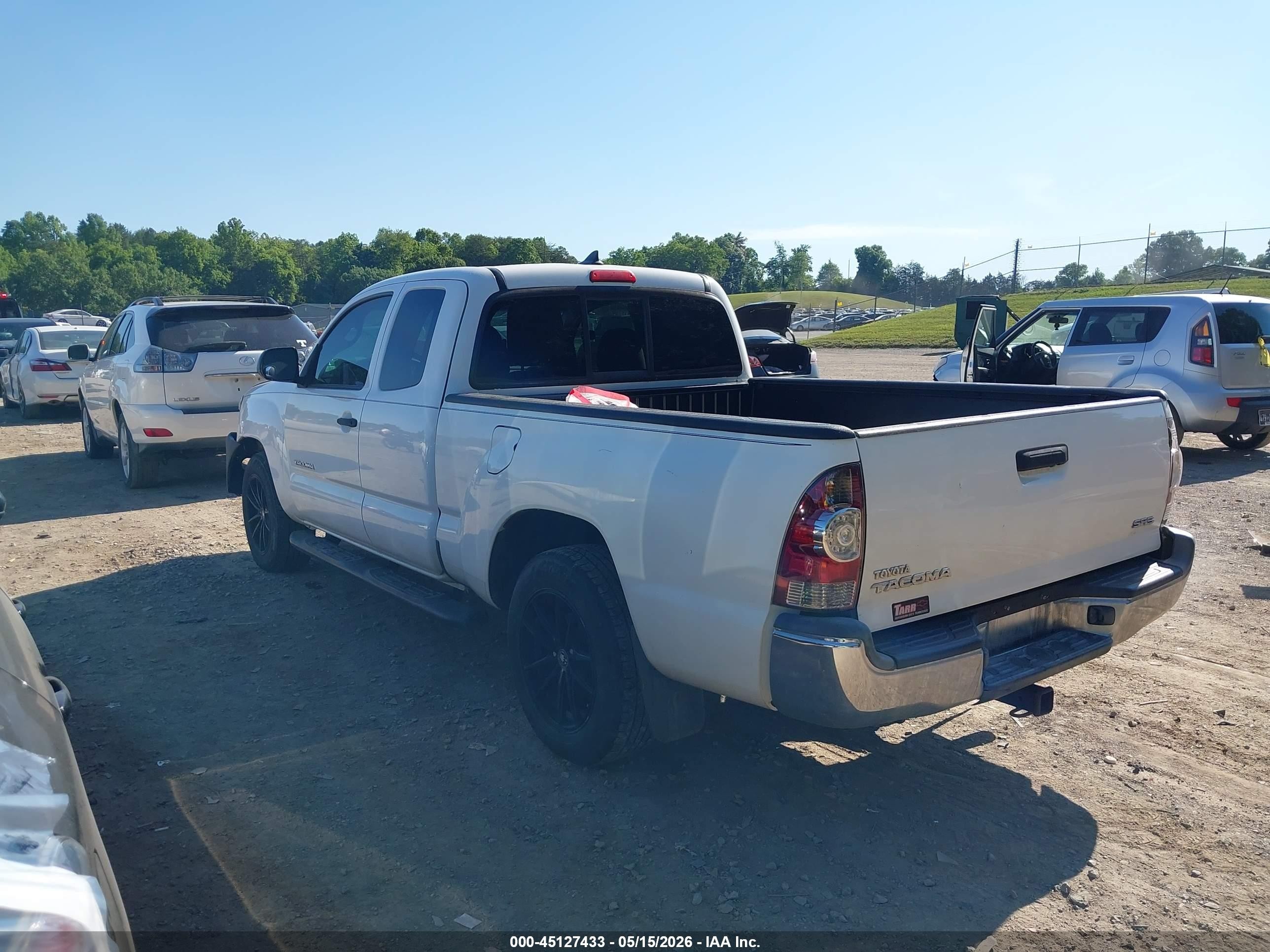 2014 Toyota Tacoma   White vin: 5TFTX4CN2EX047312
