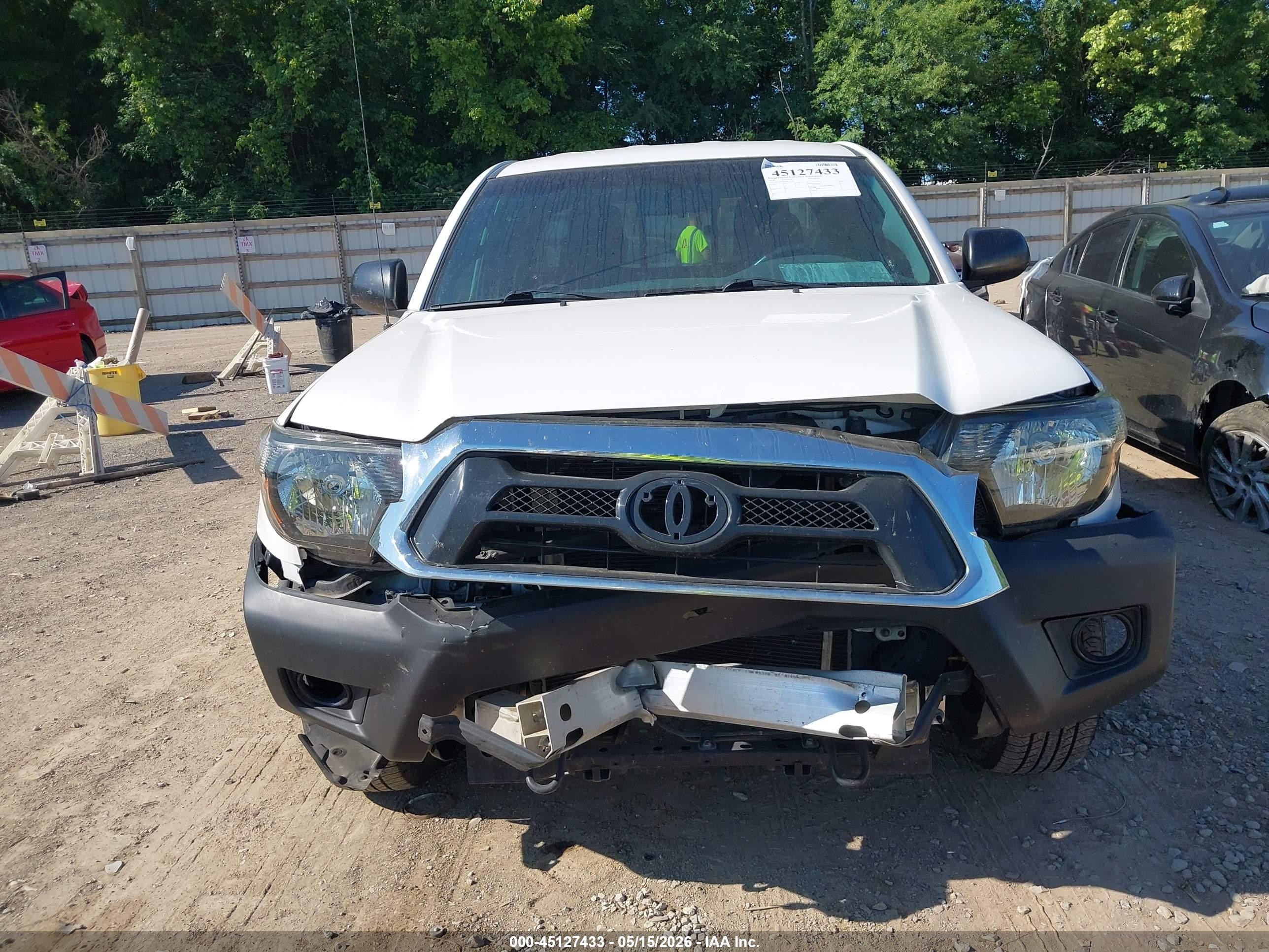 2014 Toyota Tacoma   White vin: 5TFTX4CN2EX047312