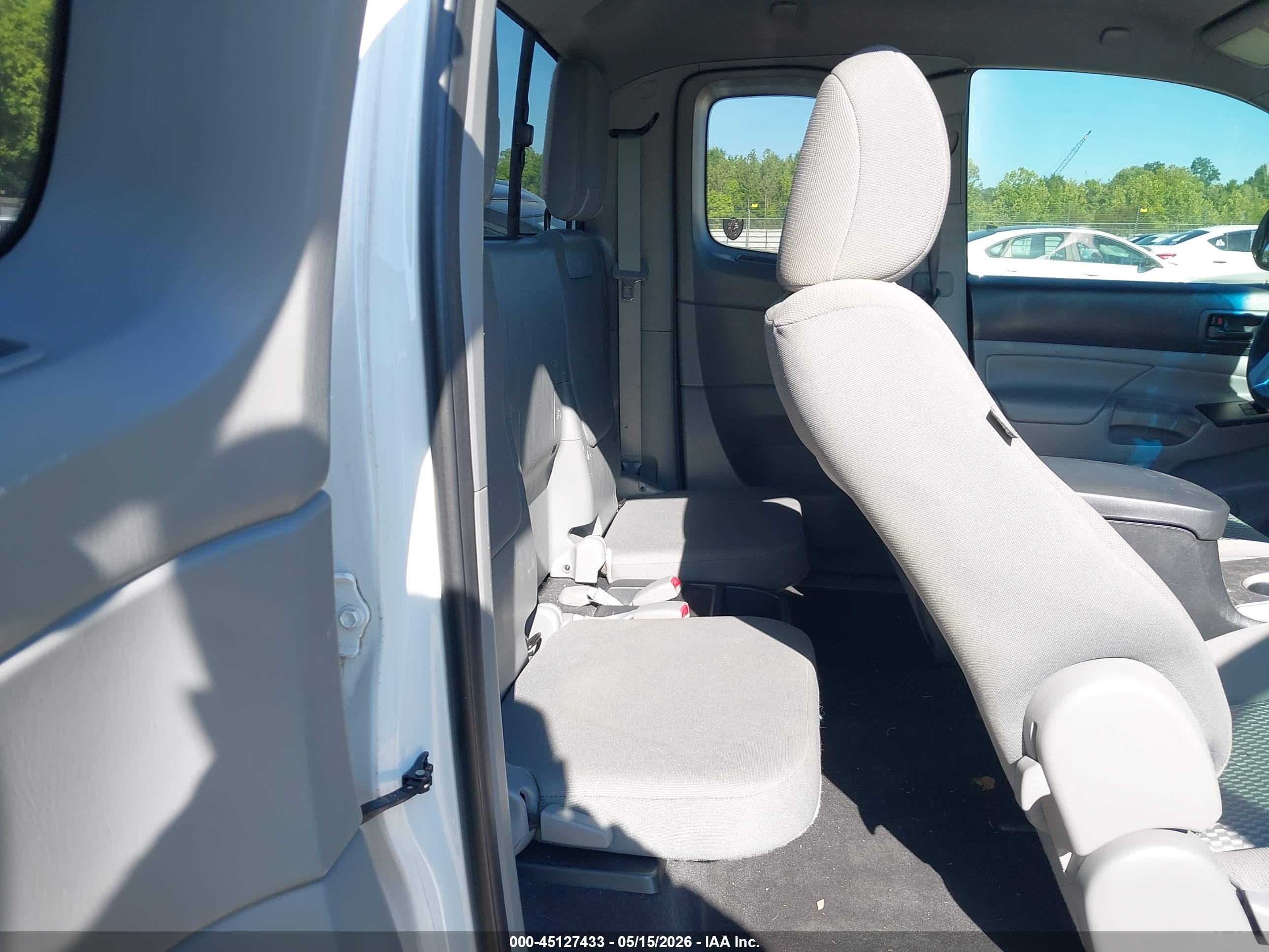 2014 Toyota Tacoma   White vin: 5TFTX4CN2EX047312