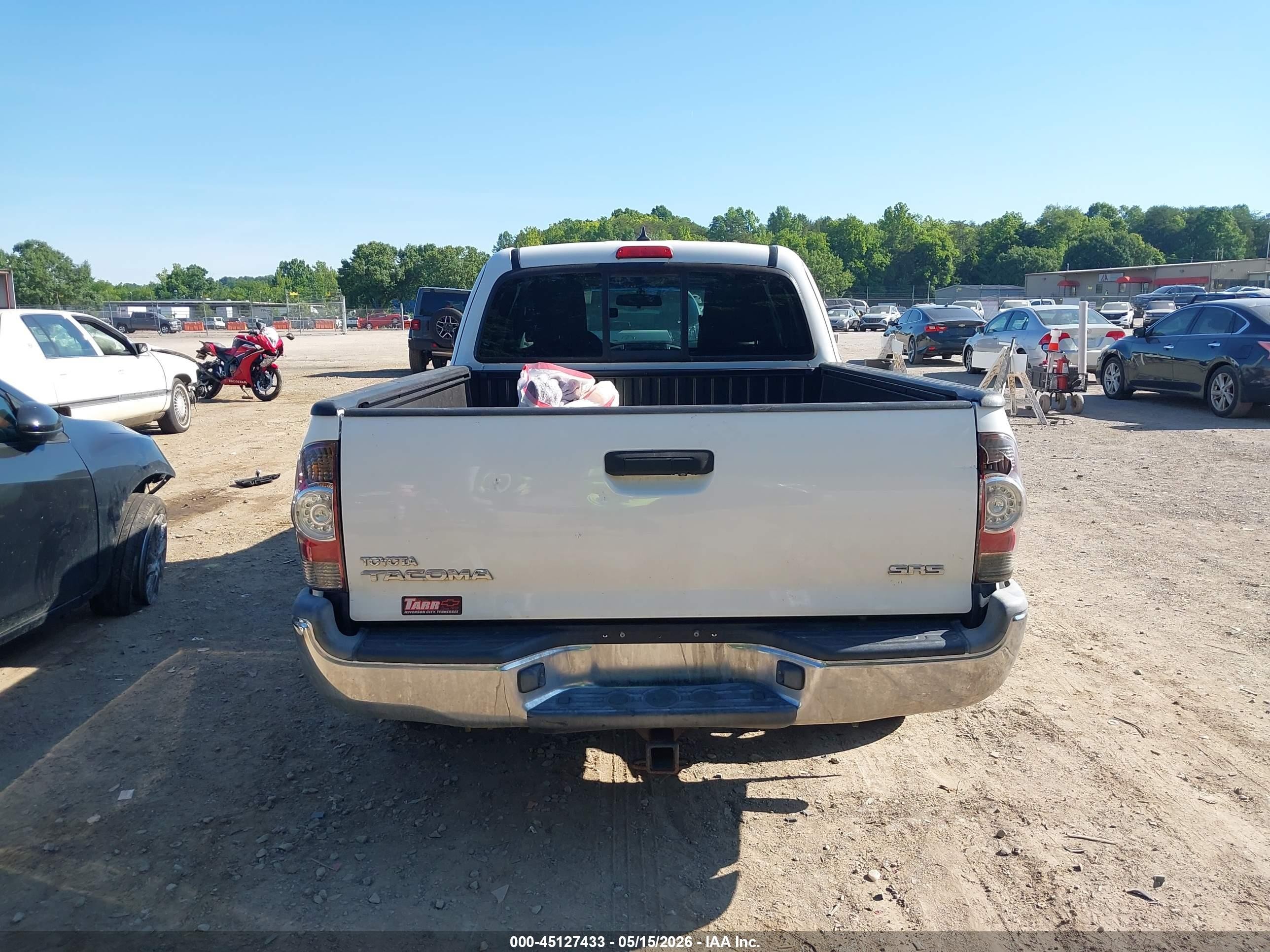 2014 Toyota Tacoma   White vin: 5TFTX4CN2EX047312