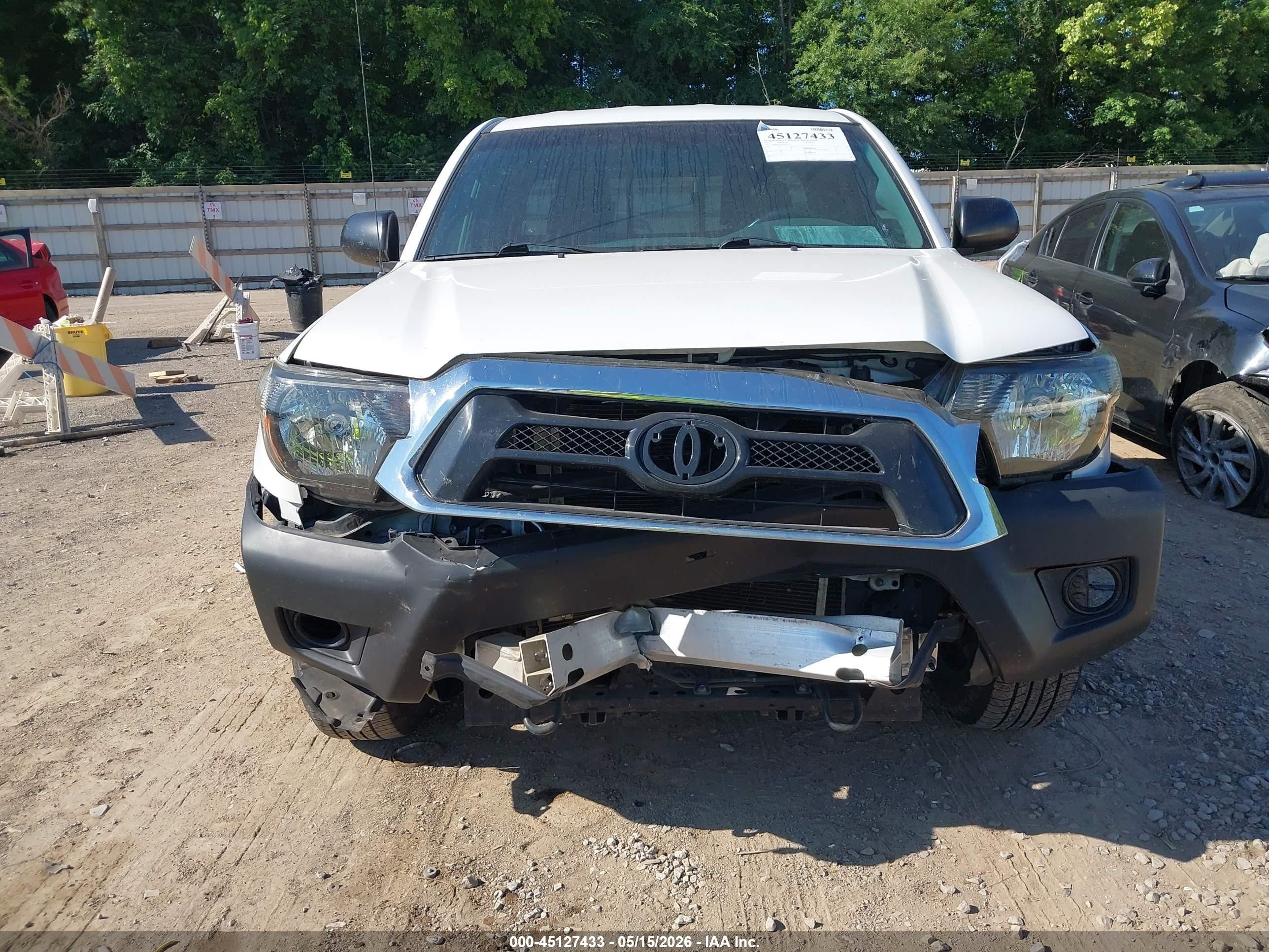 2014 Toyota Tacoma   White vin: 5TFTX4CN2EX047312