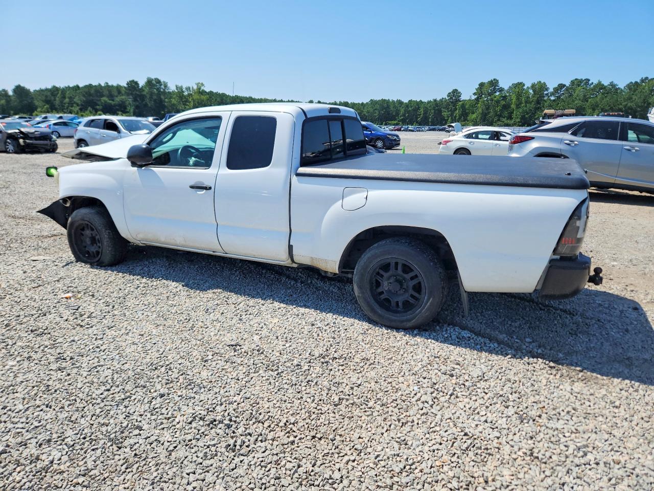 2015 Toyota Tacoma Base White vin: 5TFTX4CN2FX051846