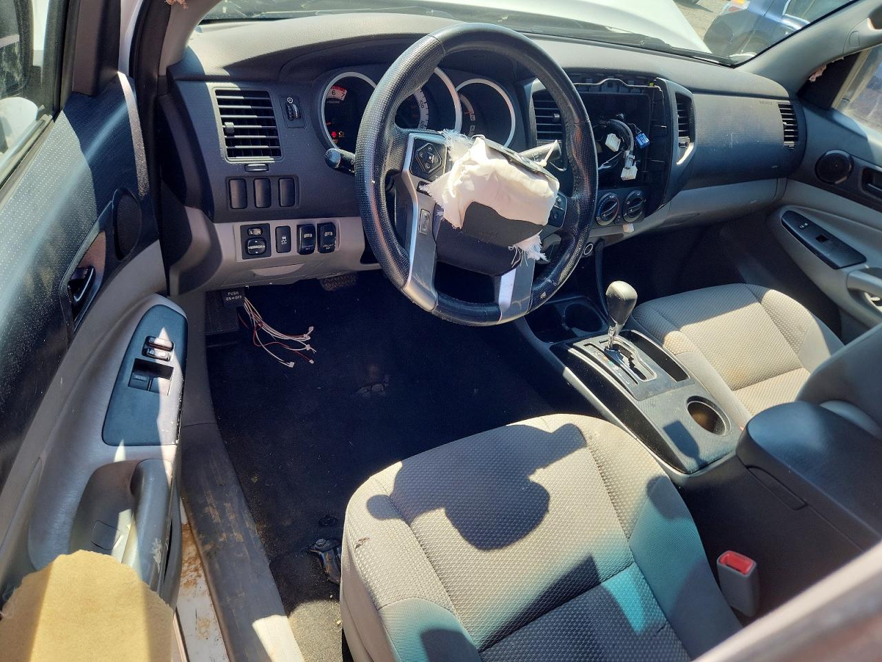 2015 Toyota Tacoma Base White vin: 5TFTX4CN2FX051846