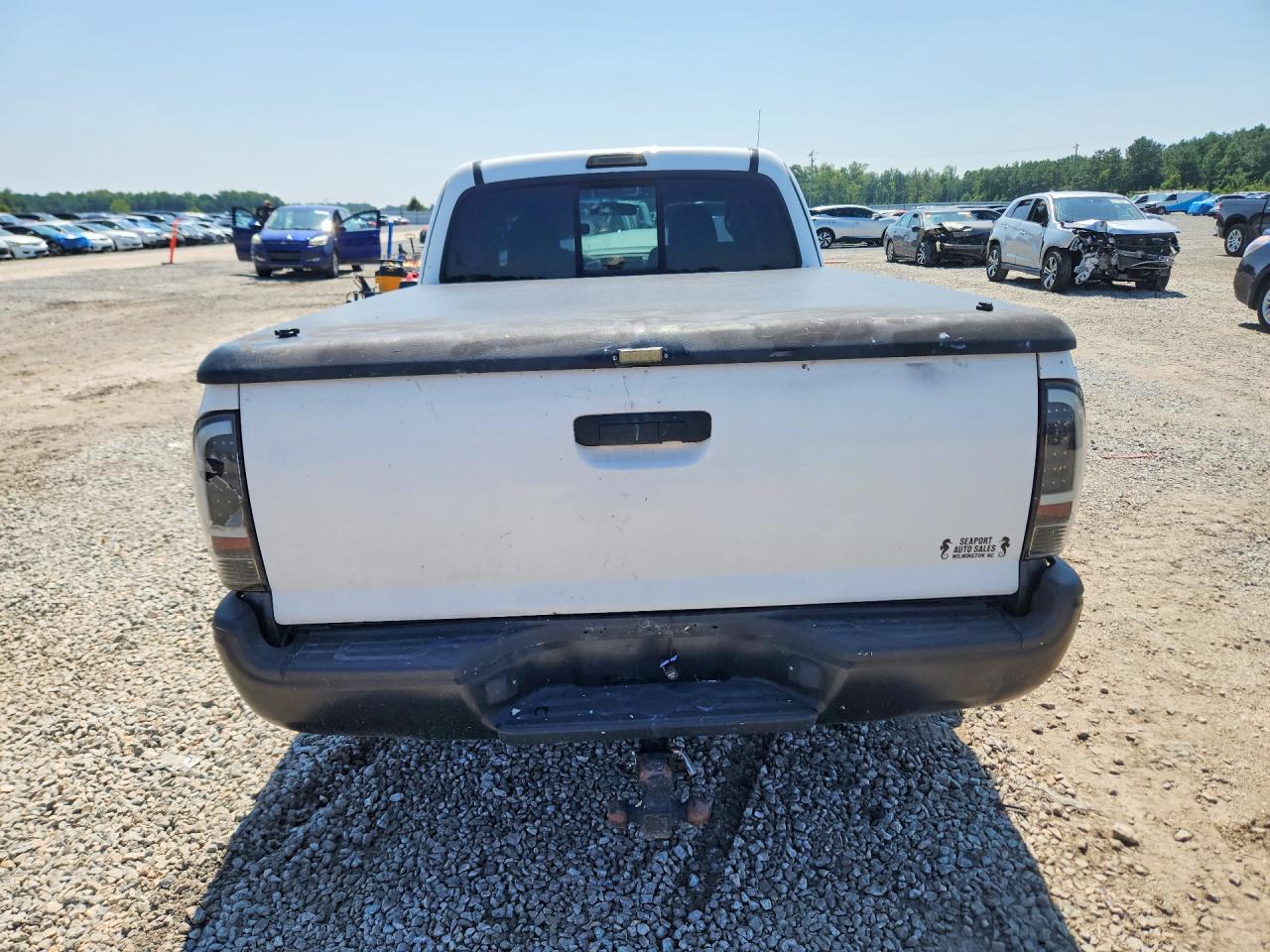 2015 Toyota Tacoma Base White vin: 5TFTX4CN2FX051846