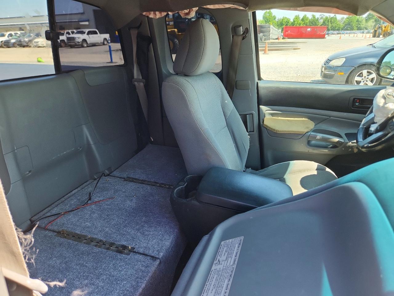 2015 Toyota Tacoma Base White vin: 5TFTX4CN2FX051846