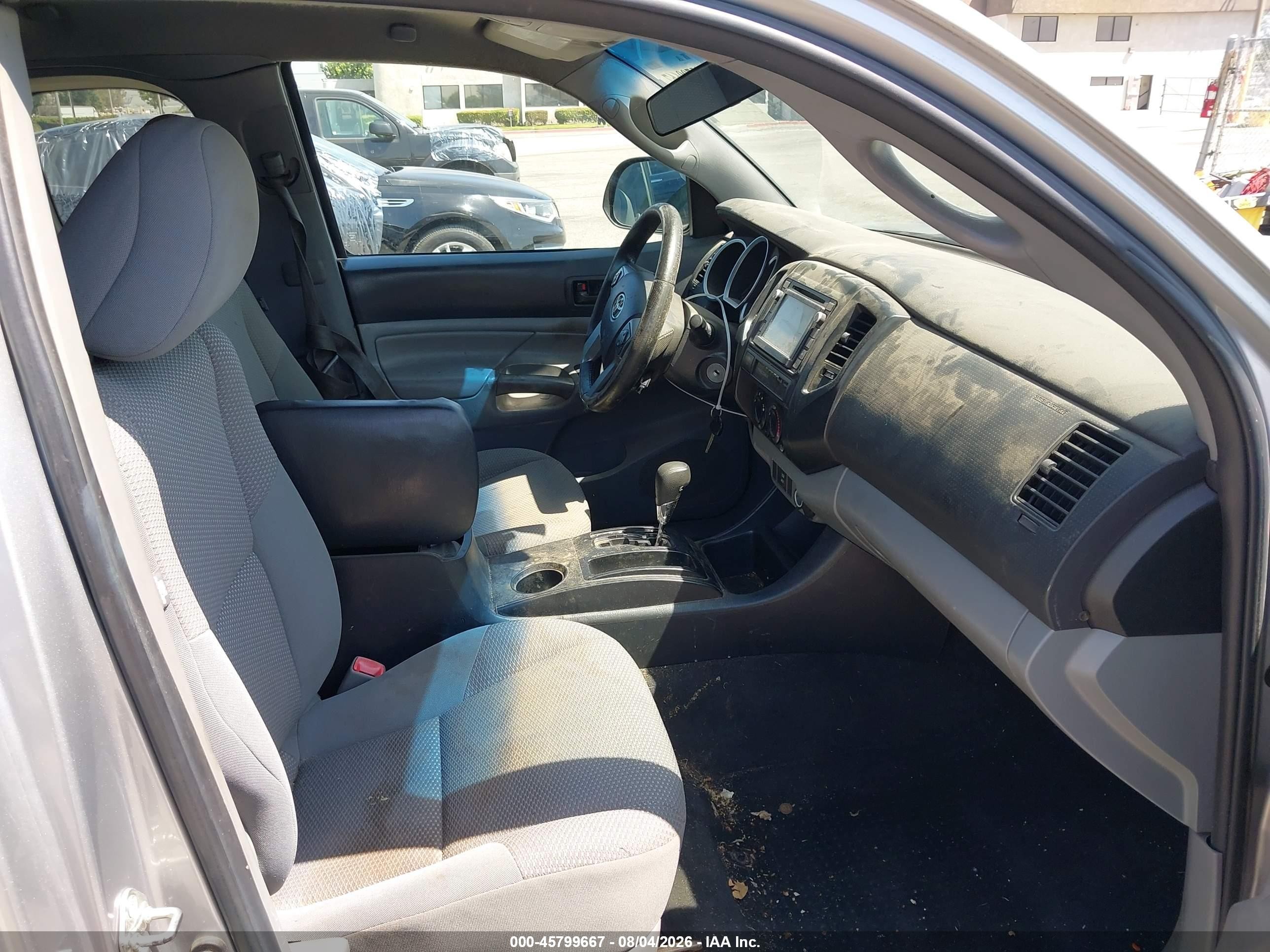 2015 Toyota Tacoma   Silver vin: 5TFTX4CN2FX063141