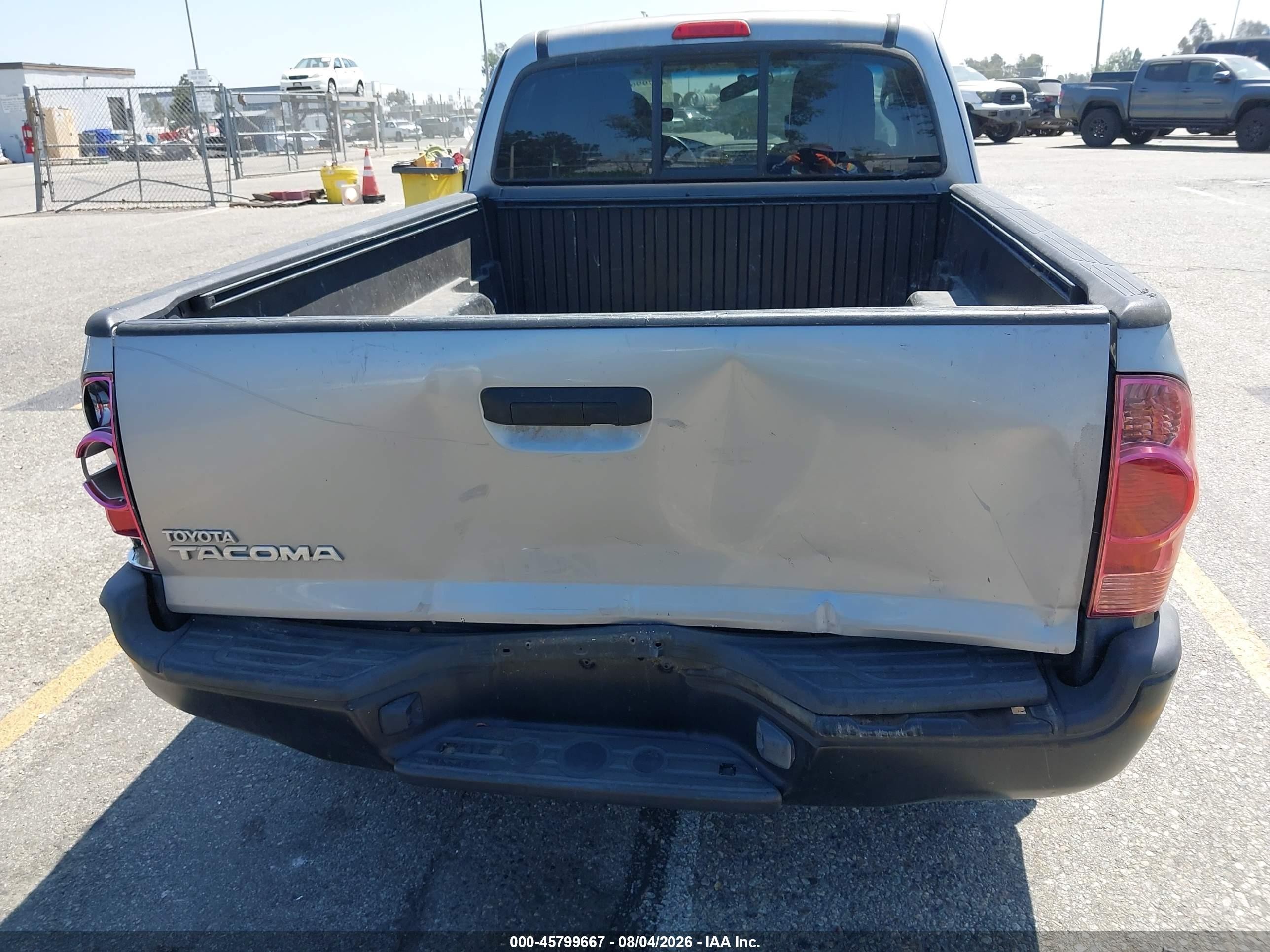 2015 Toyota Tacoma   Silver vin: 5TFTX4CN2FX063141