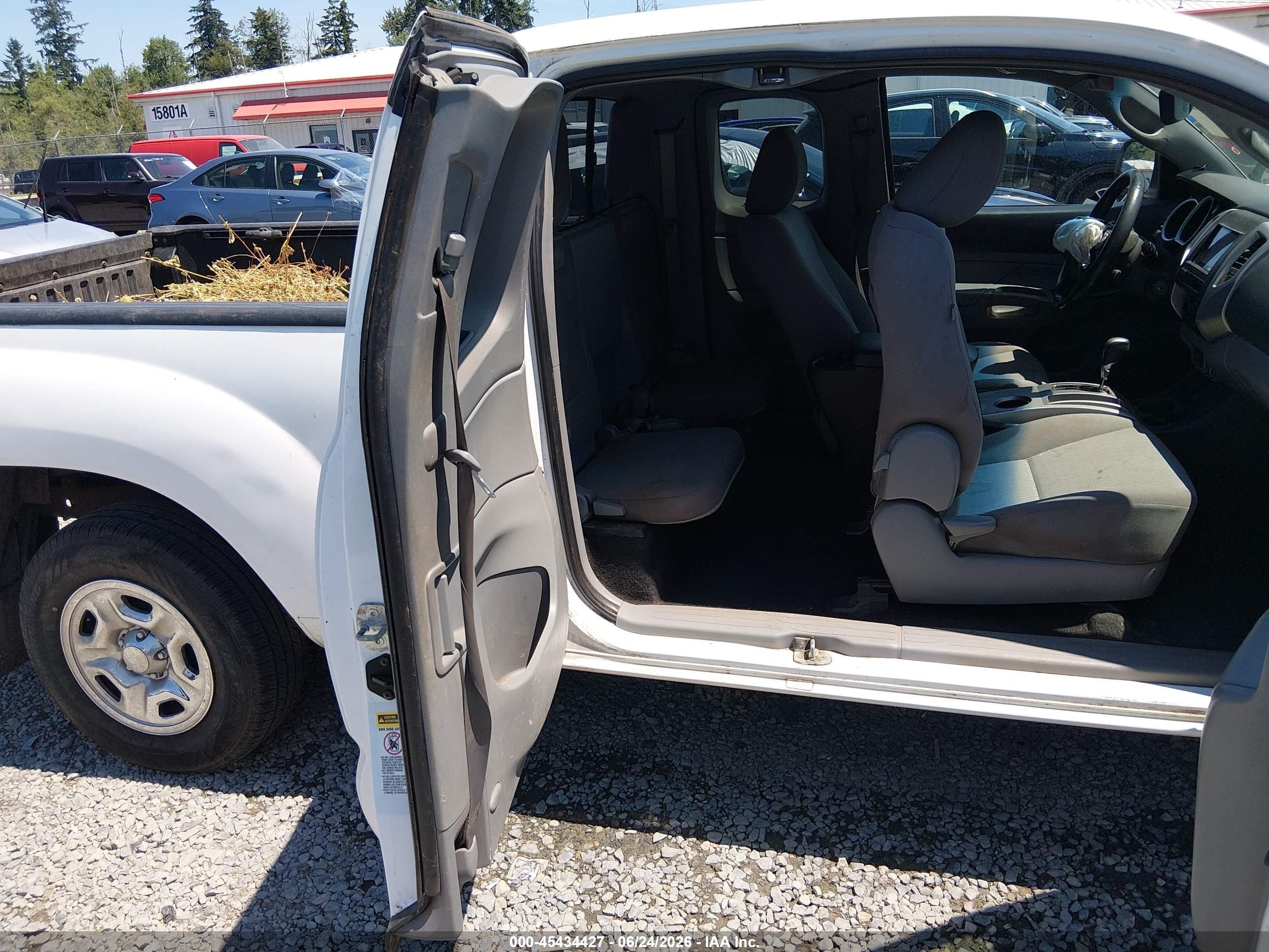 2012 Toyota Tacoma   Белый vin: 5TFTX4CN3CX020519