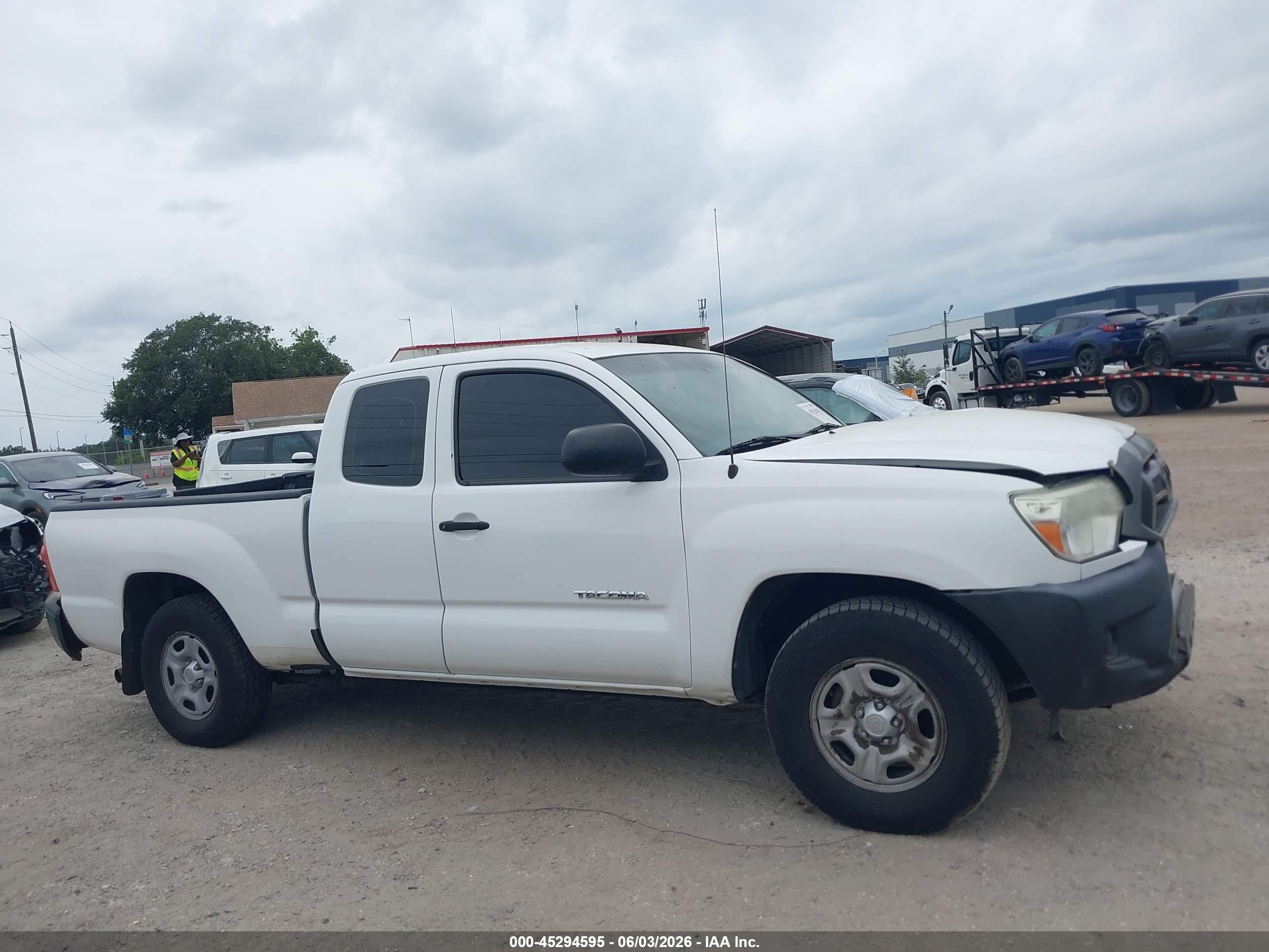 2014 Toyota Tacoma   White vin: 5TFTX4CN3EX038229