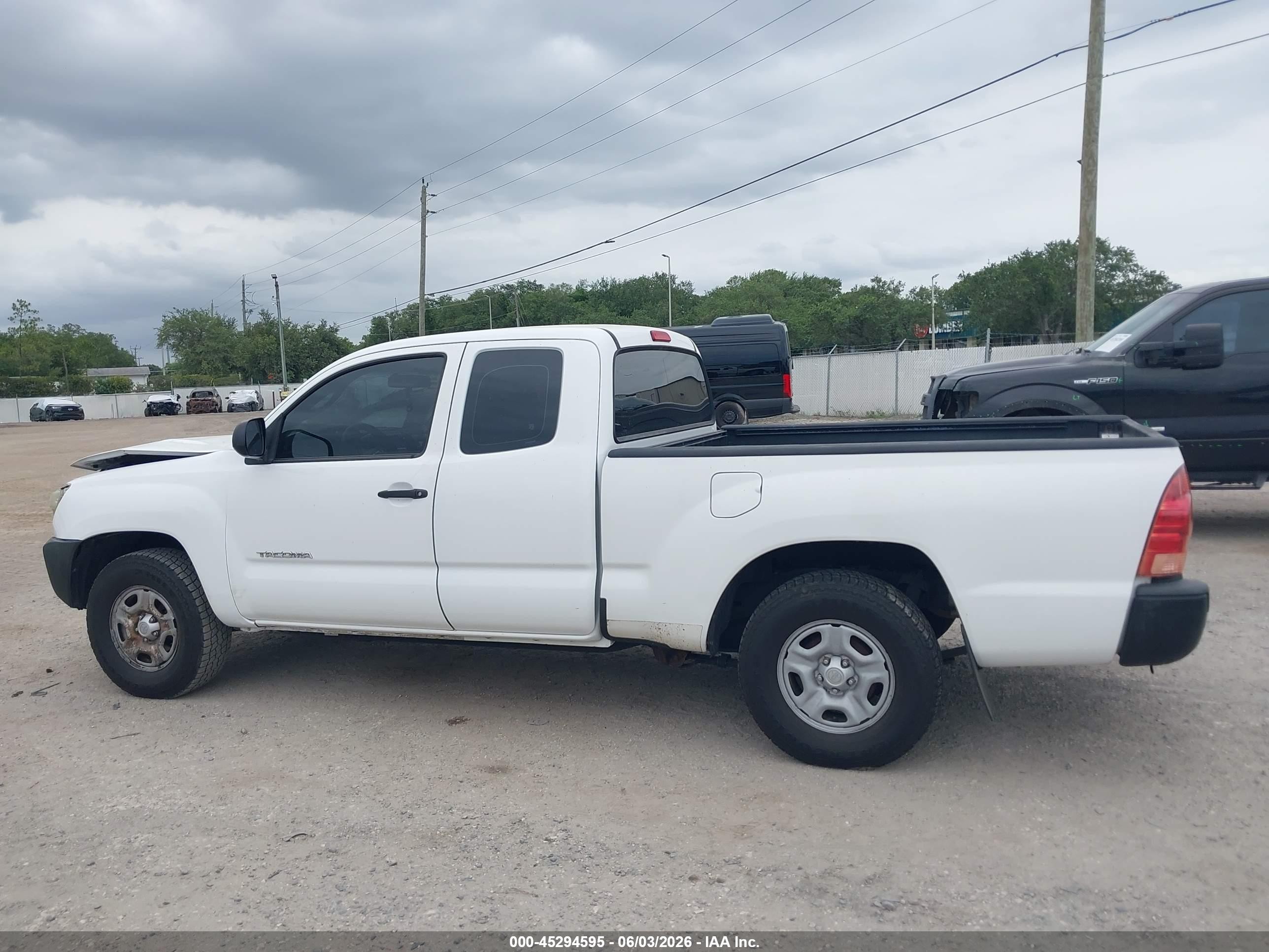 2014 Toyota Tacoma   White vin: 5TFTX4CN3EX038229