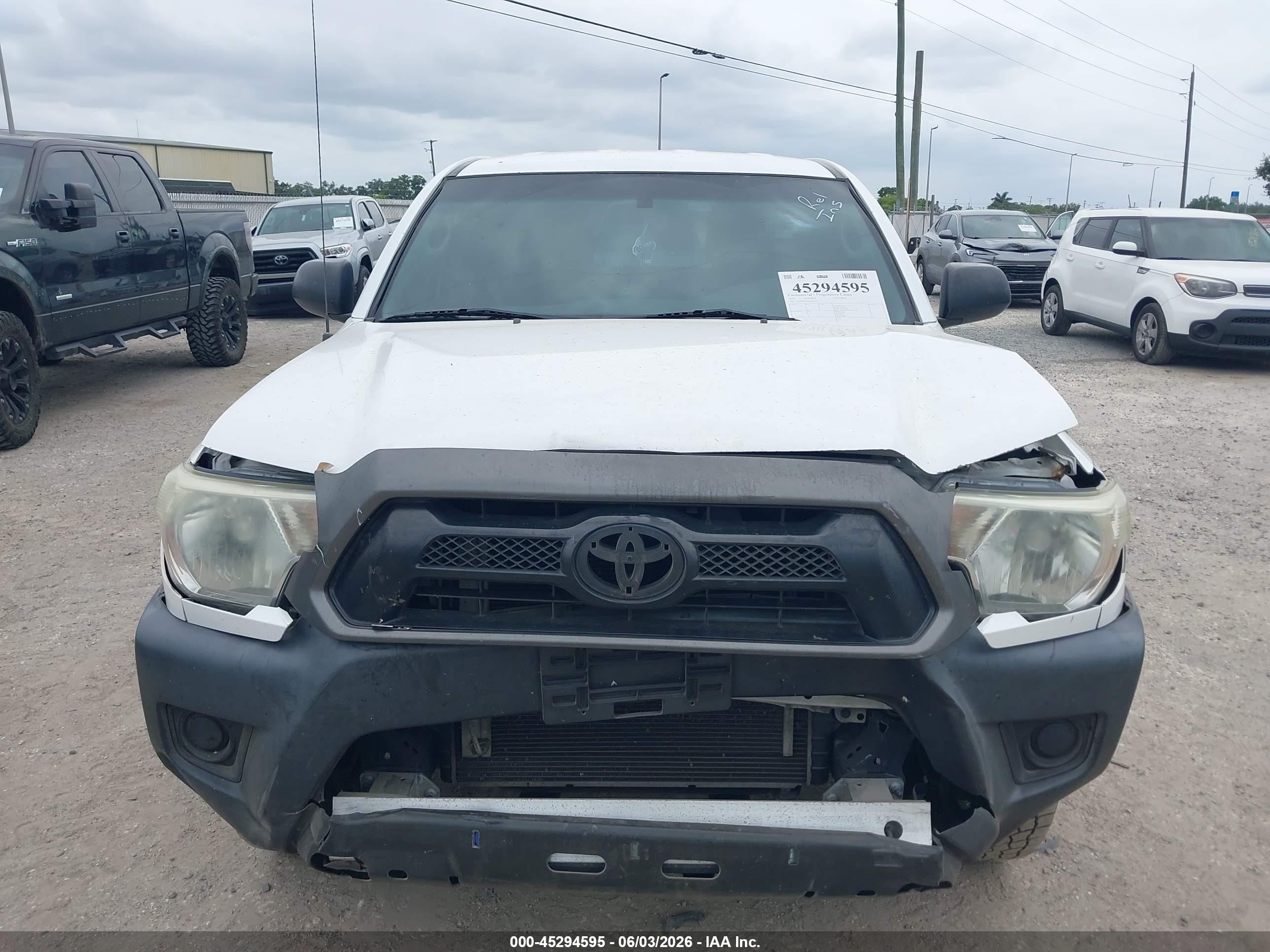 2014 Toyota Tacoma   White vin: 5TFTX4CN3EX038229
