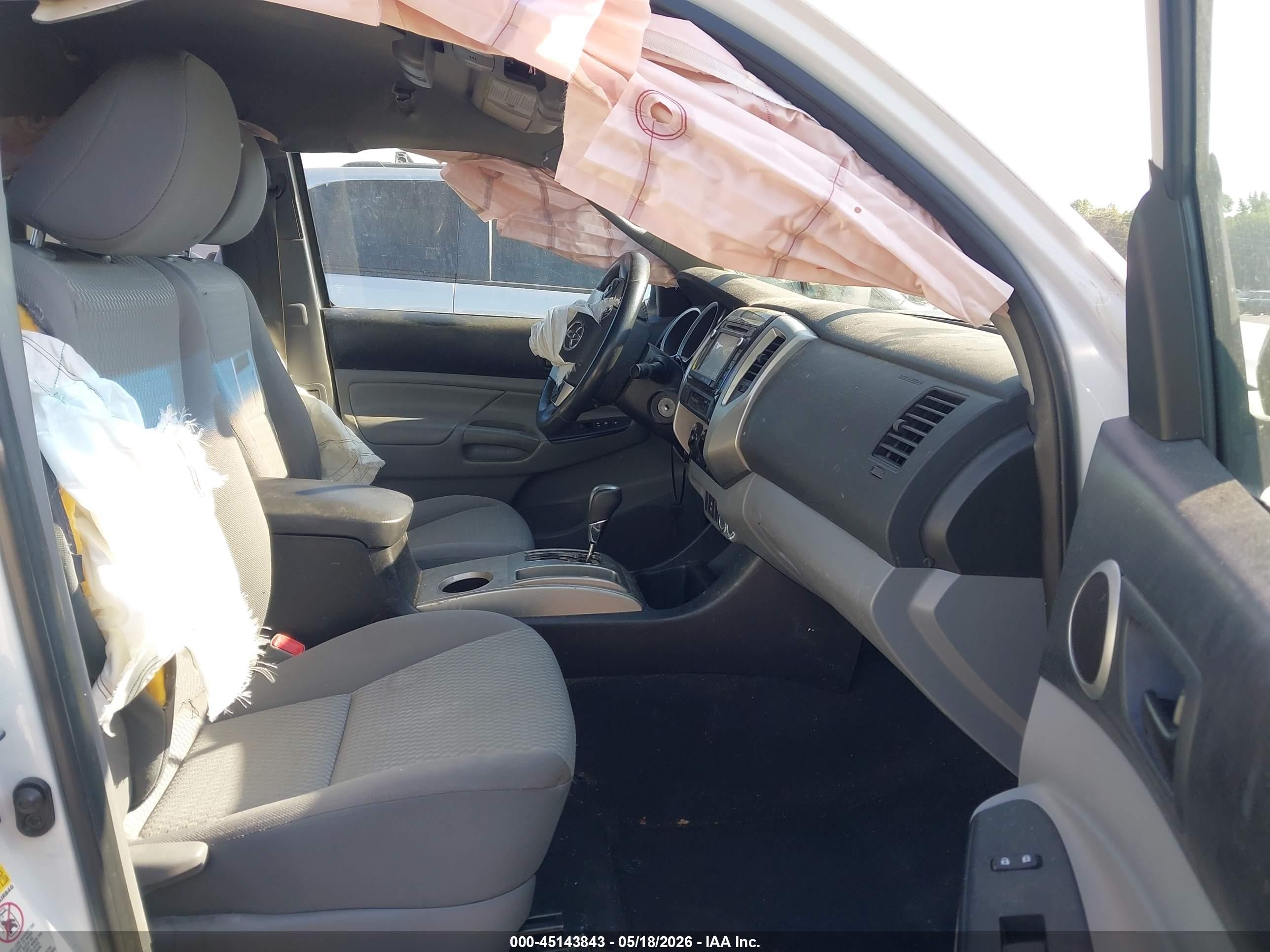 2015 Toyota Tacoma   White vin: 5TFTX4CN3FX066050
