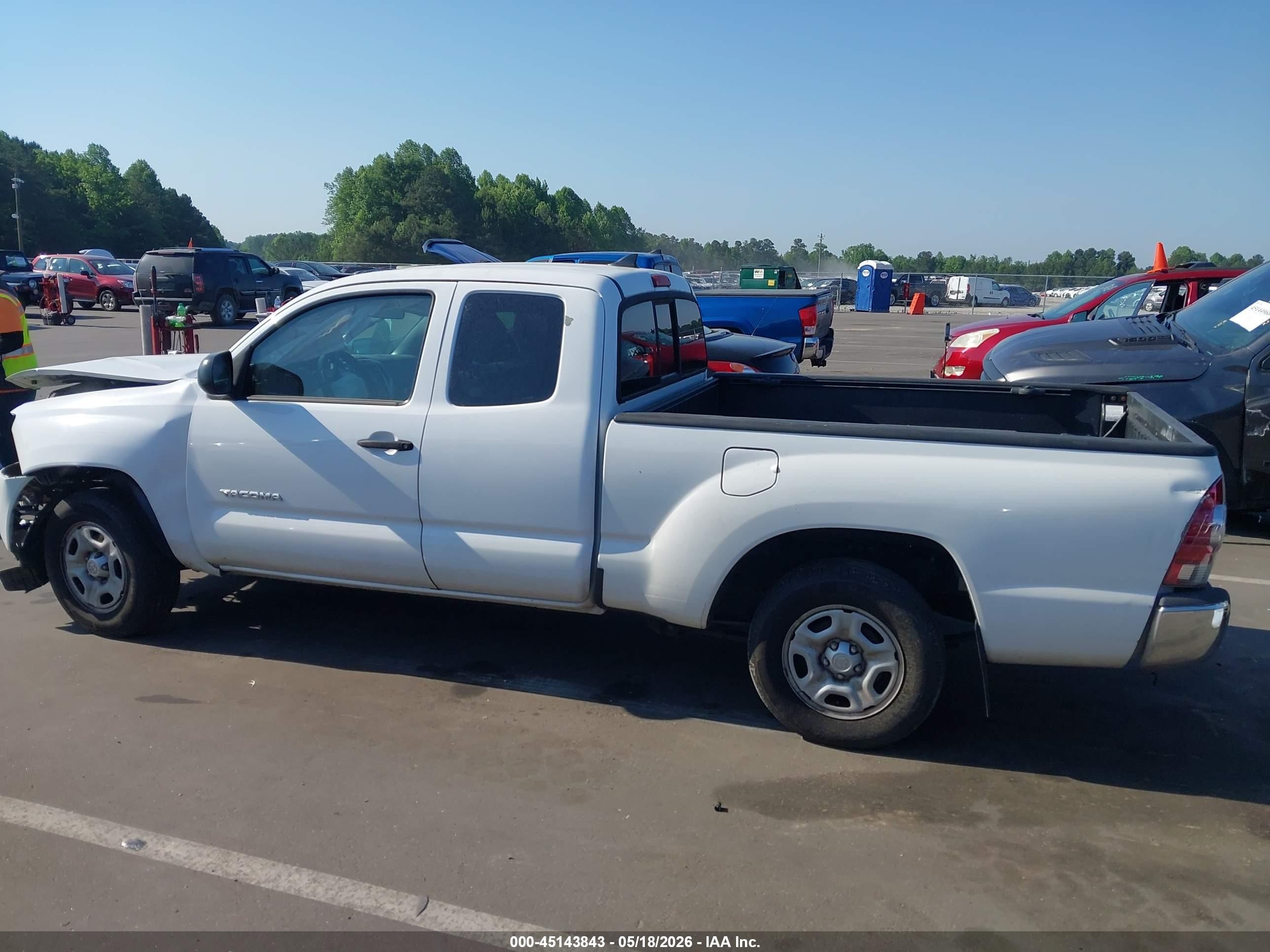 2015 Toyota Tacoma   White vin: 5TFTX4CN3FX066050