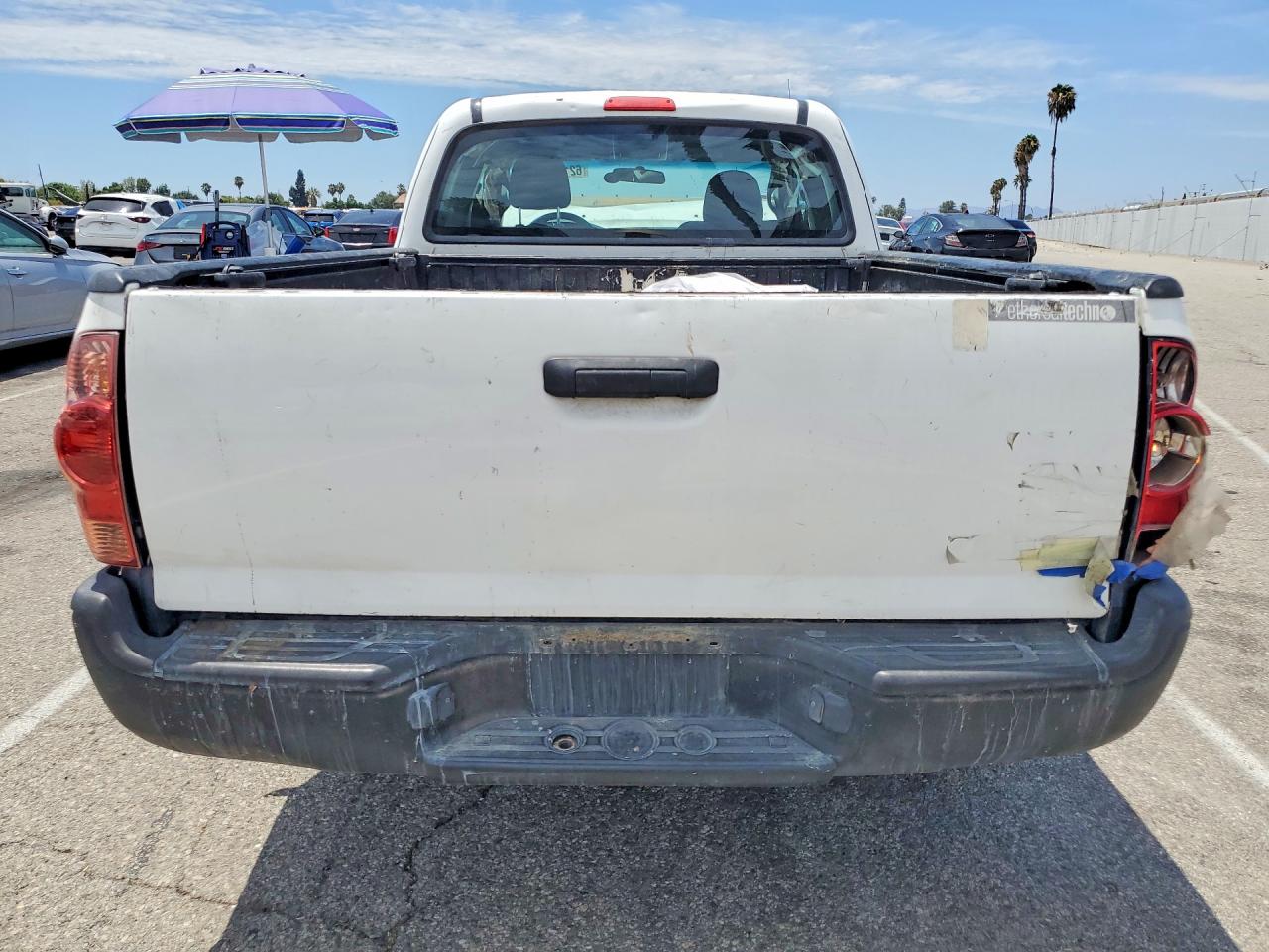 2015 Toyota Tacoma Delux Grade White vin: 5TFTX4CN3FX067845