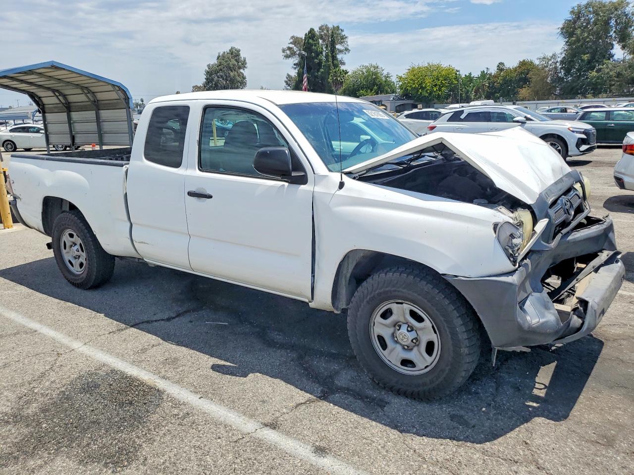 2015 Toyota Tacoma Delux Grade White vin: 5TFTX4CN3FX067845
