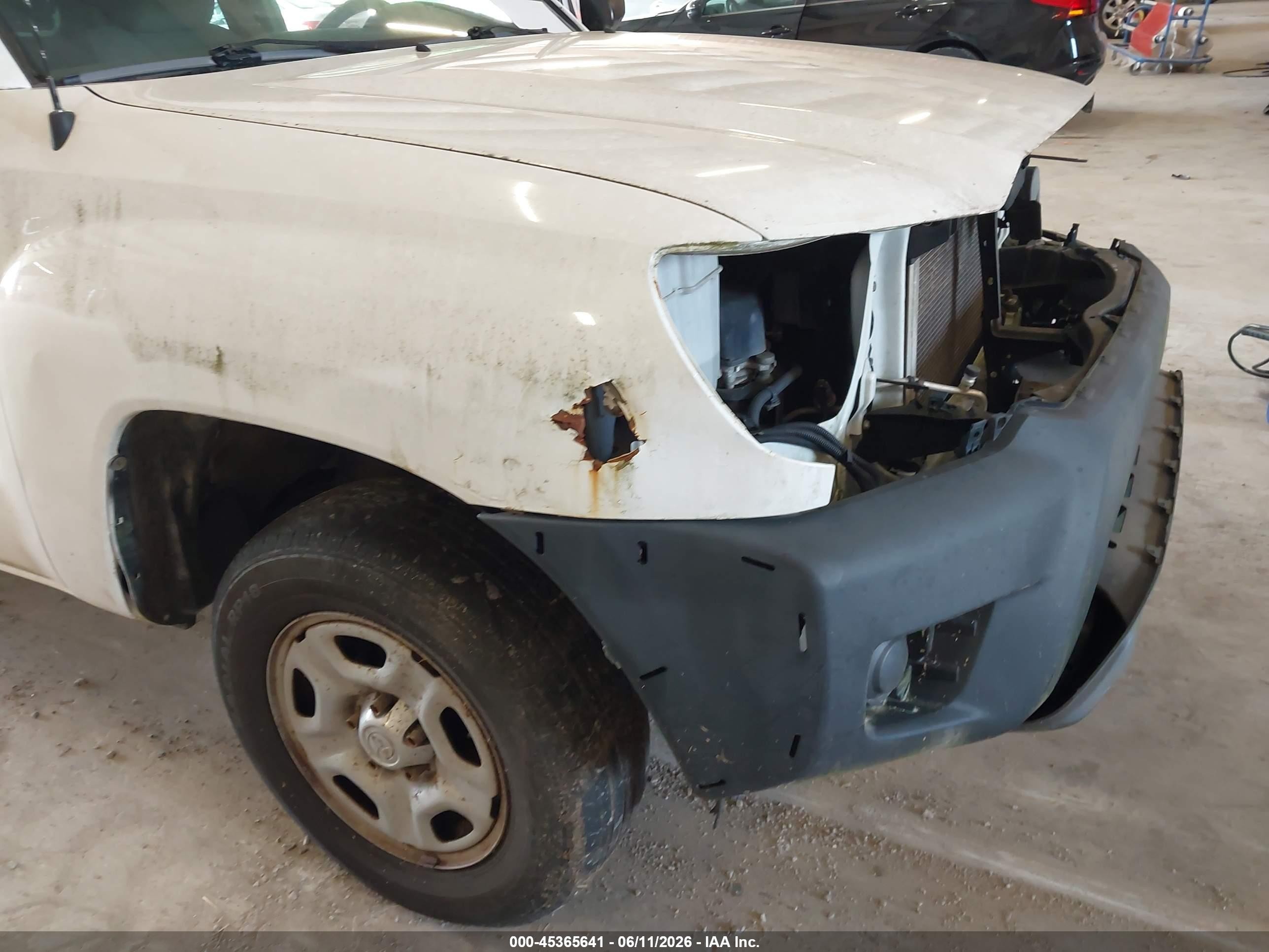 2013 Toyota Tacoma   White vin: 5TFTX4CN4DX028419